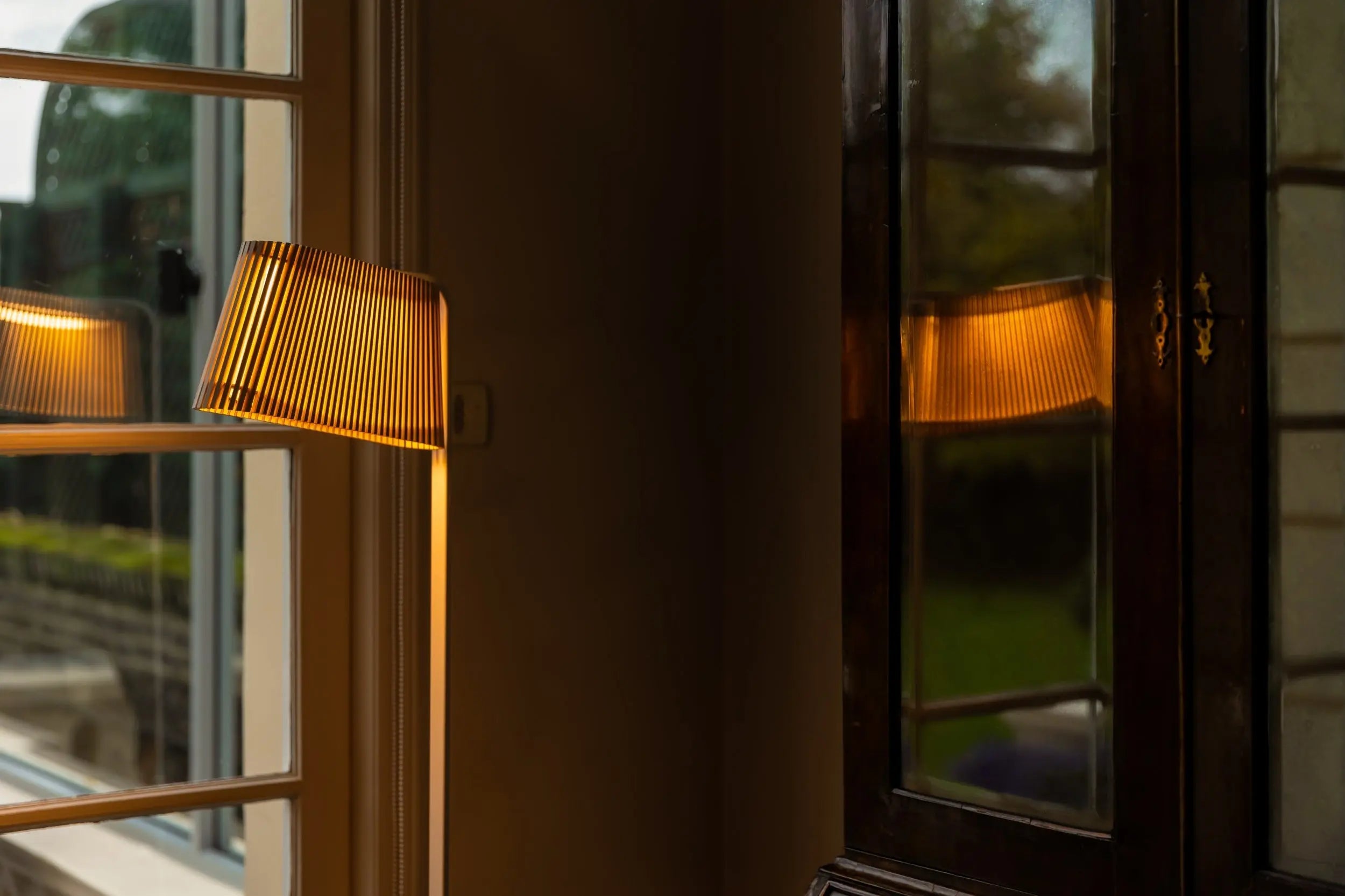 Secto Owalo 7010 lattiavalaisin pähkinä Secto Design