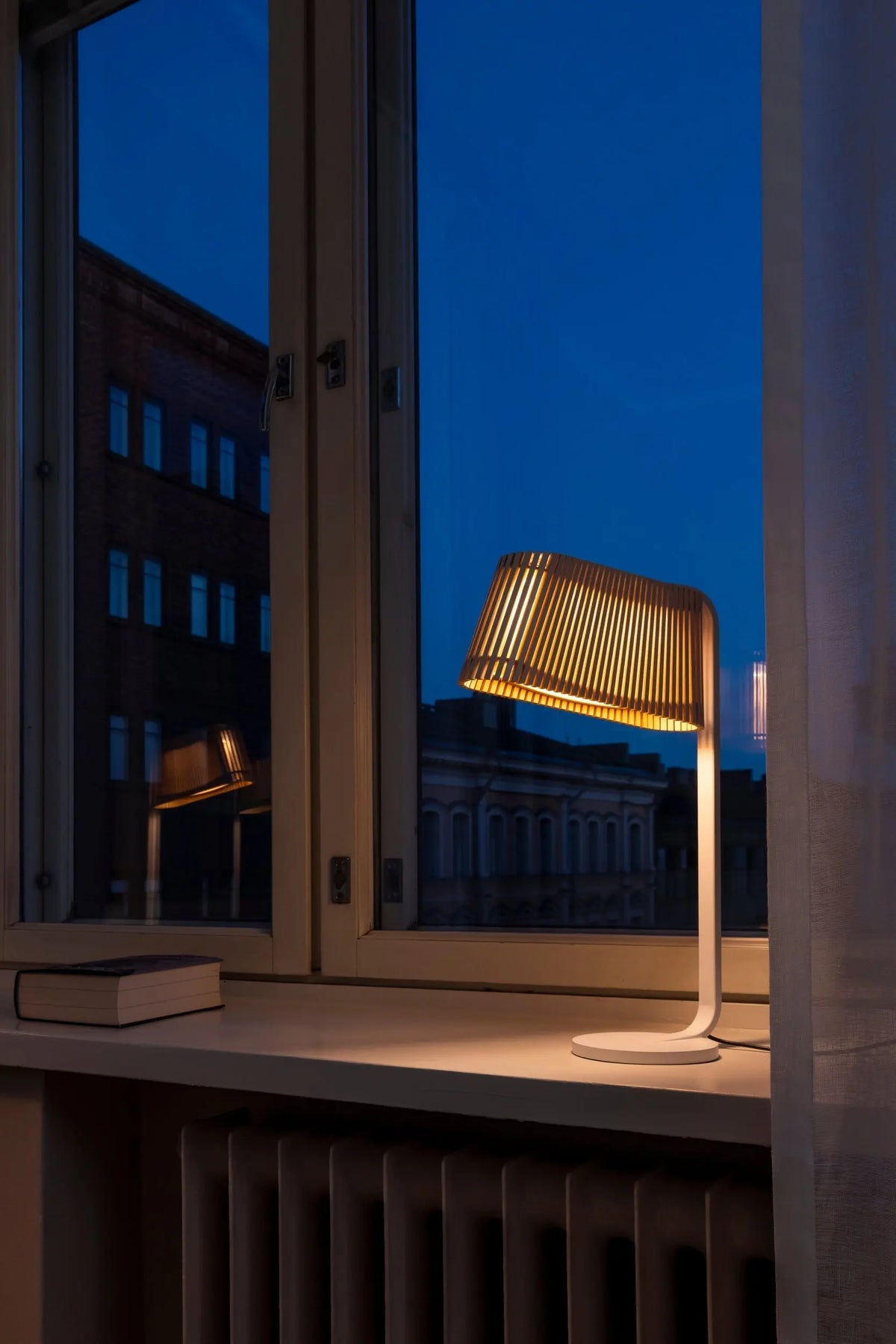 Secto Owalo 7020 pöytävalaisin pähkinä Secto Design