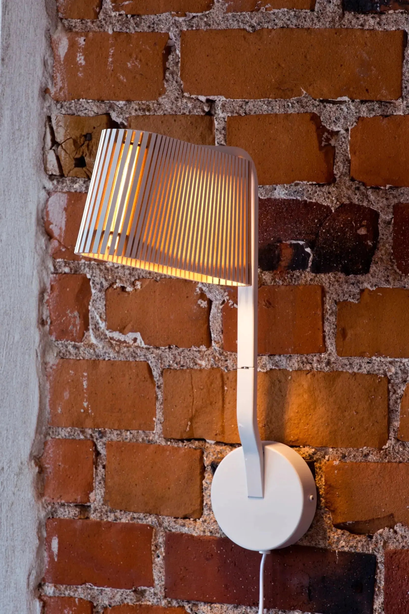 Secto Owalo 7030 seinävalaisin valkoinen Secto Design