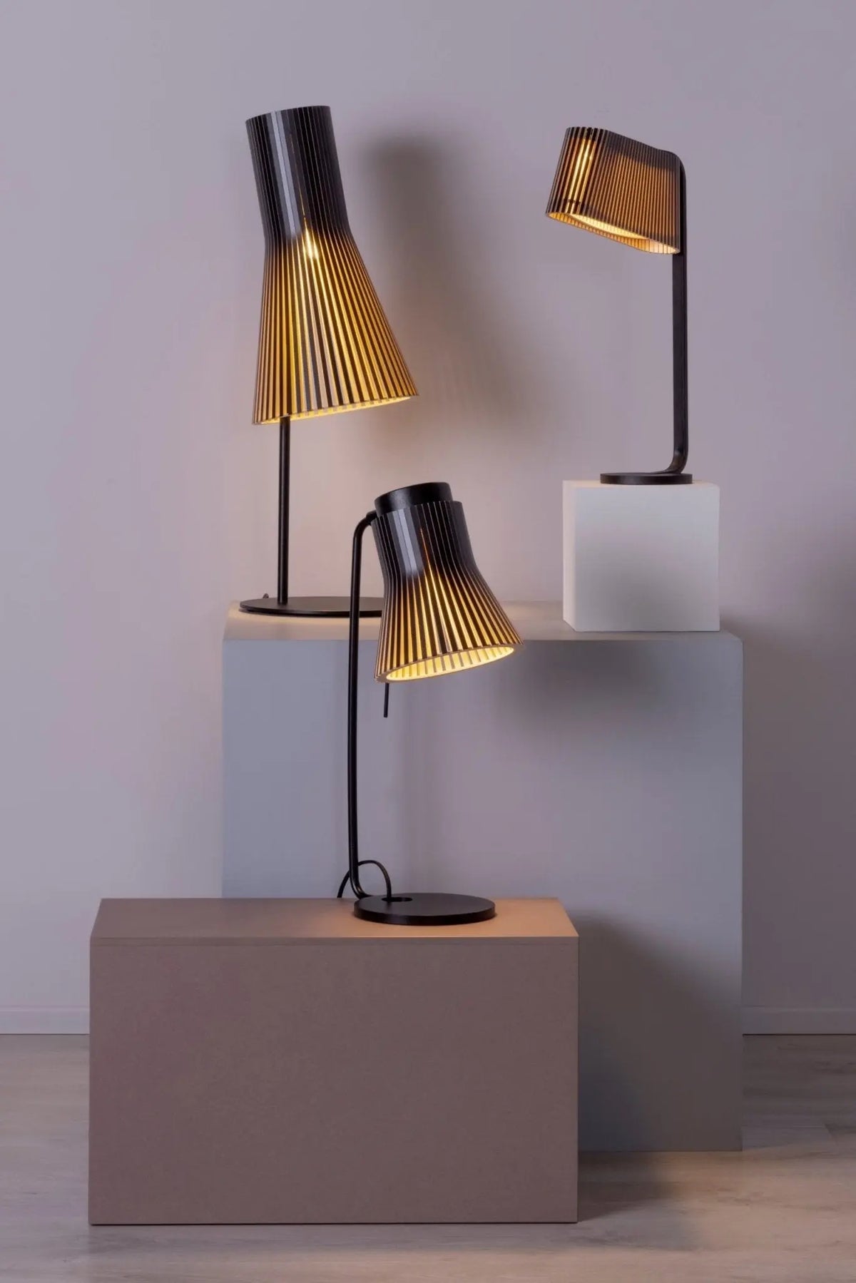 Secto Petite 4620 pöytävalaisin musta - Laatukaluste