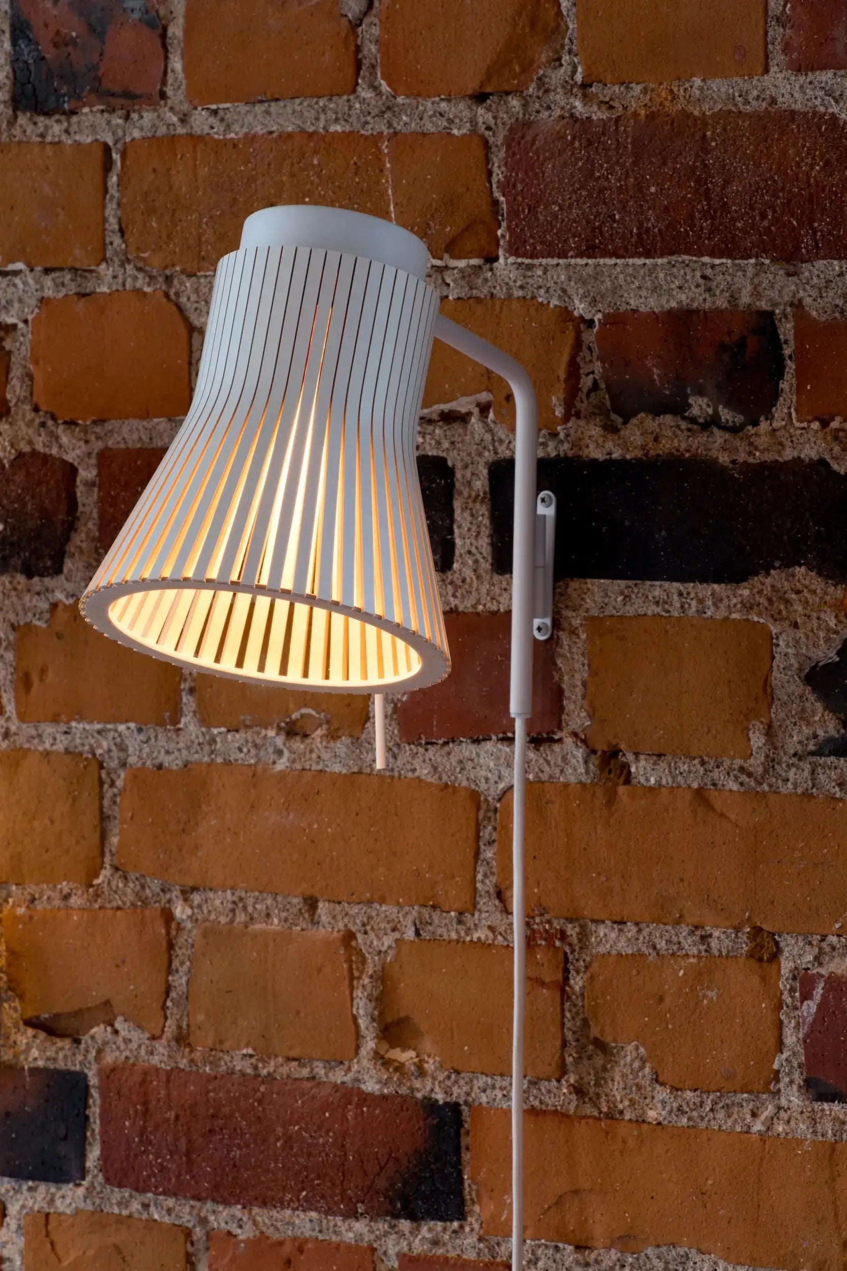 Secto Petite 4630 seinävalaisin valkoinen Secto Design