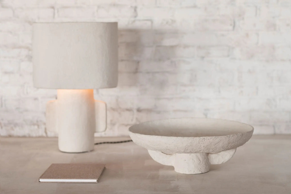 Serax Earth pöytävalaisin M luonnonvalkoinen - Laatukaluste