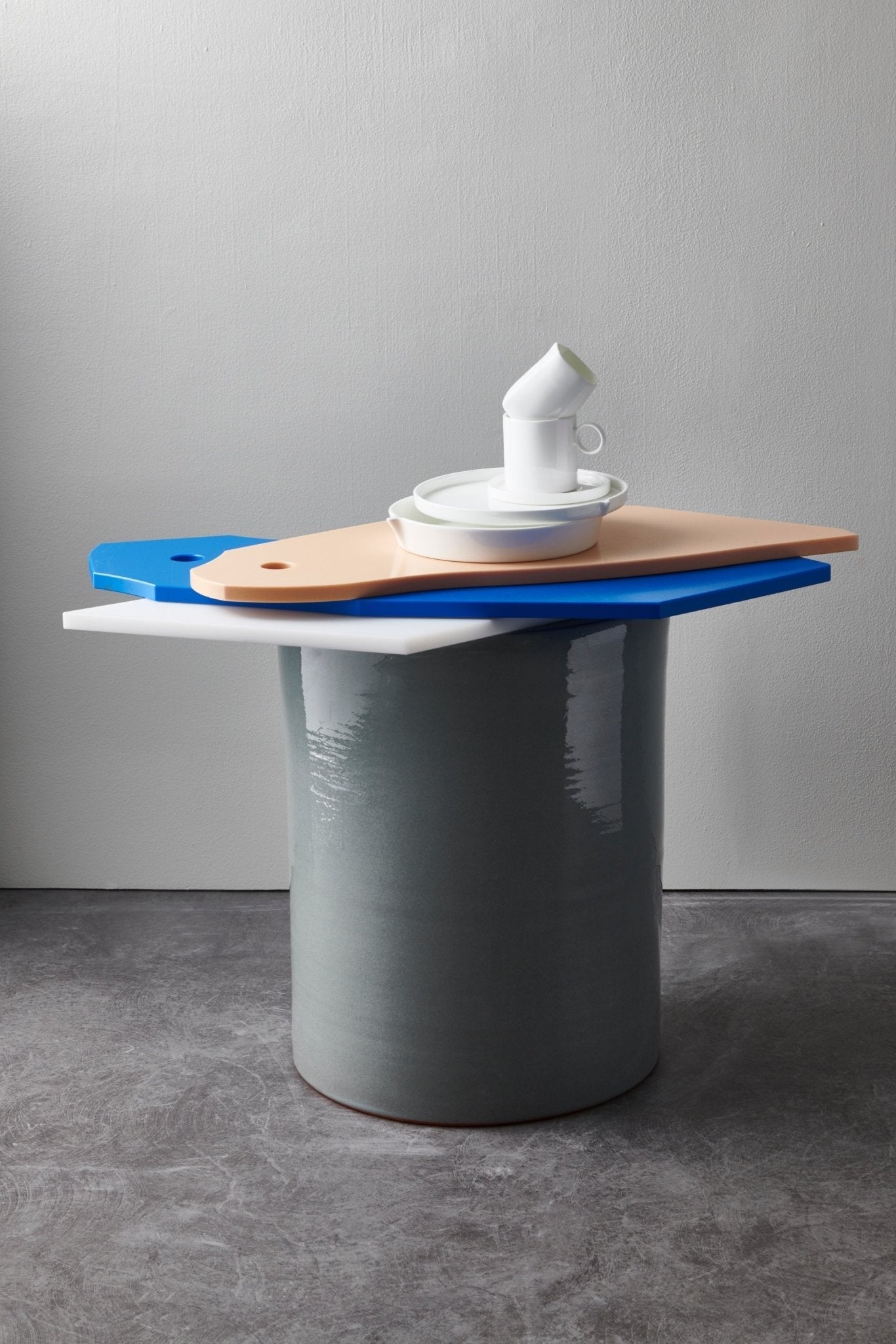 Serax Pawn sivupöytä Ø37 harmaa - Laatukaluste