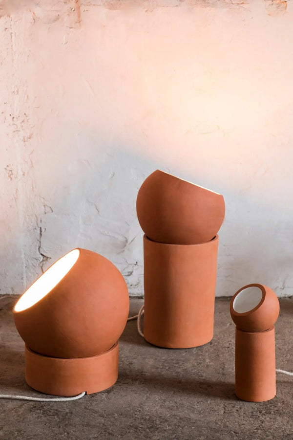 Serax Terra Light M pöytävalaisin terrakotta - Laatukaluste