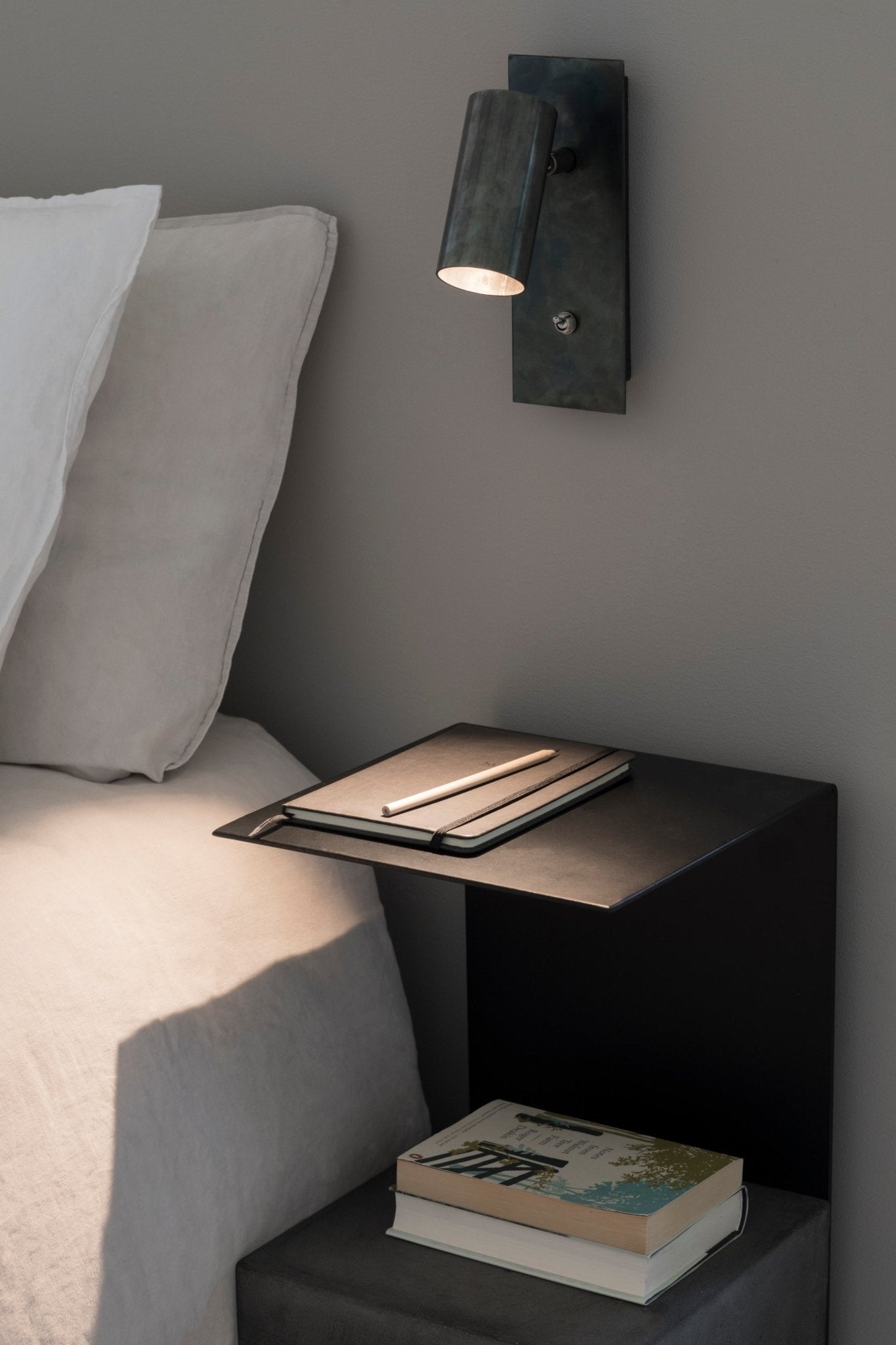 Serax l'Obstacle de l'Appartement sivupöytä musta - Laatukaluste