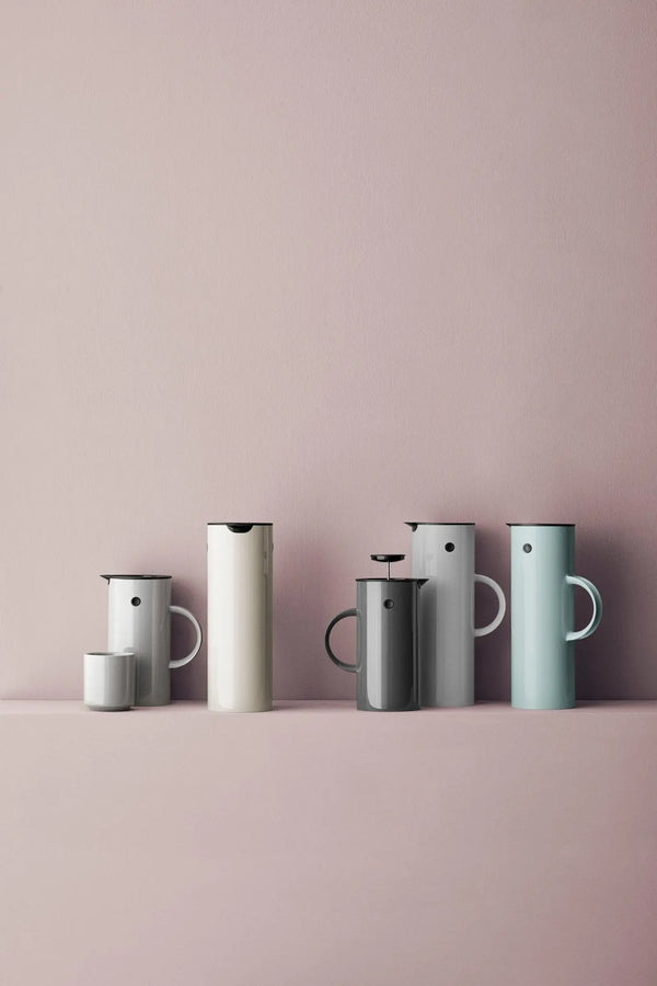 Stelton EM77 termoskannu 1L punainen - Laatukaluste