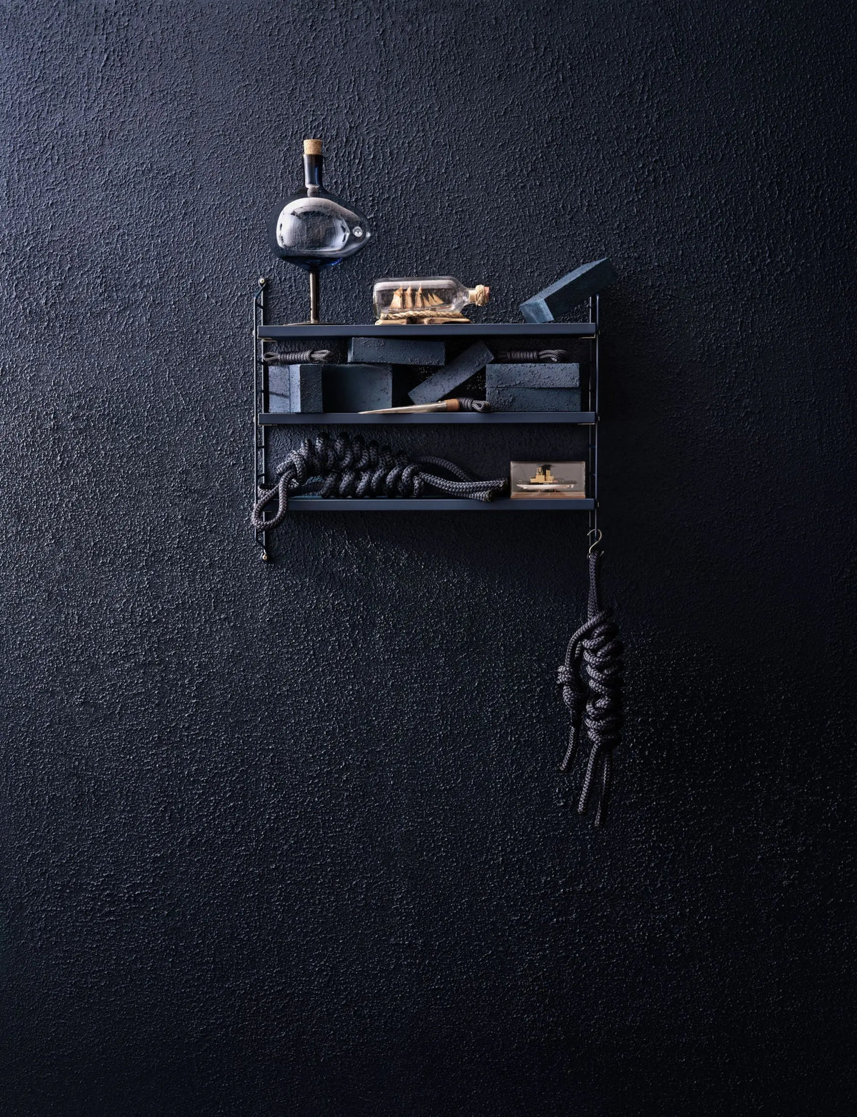 String Pocket hylly Nybroblå String Furniture