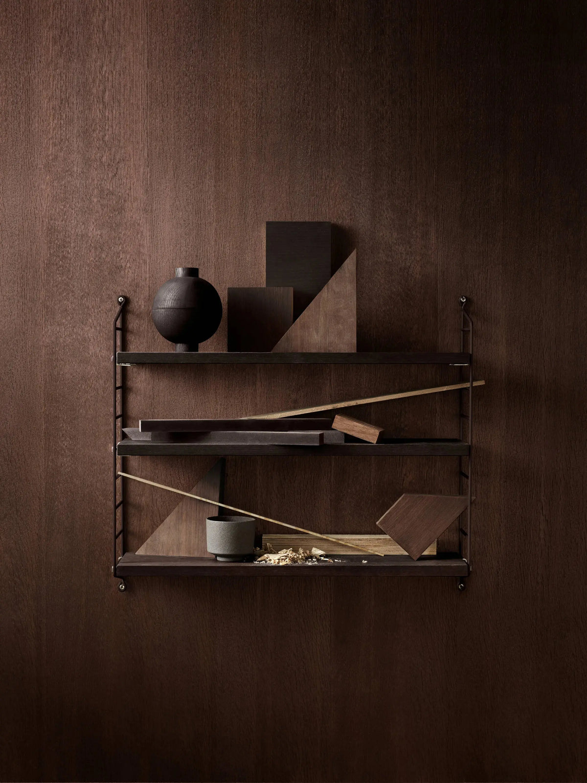 String Pocket hylly tumma tammi/tummanruskea String Furniture