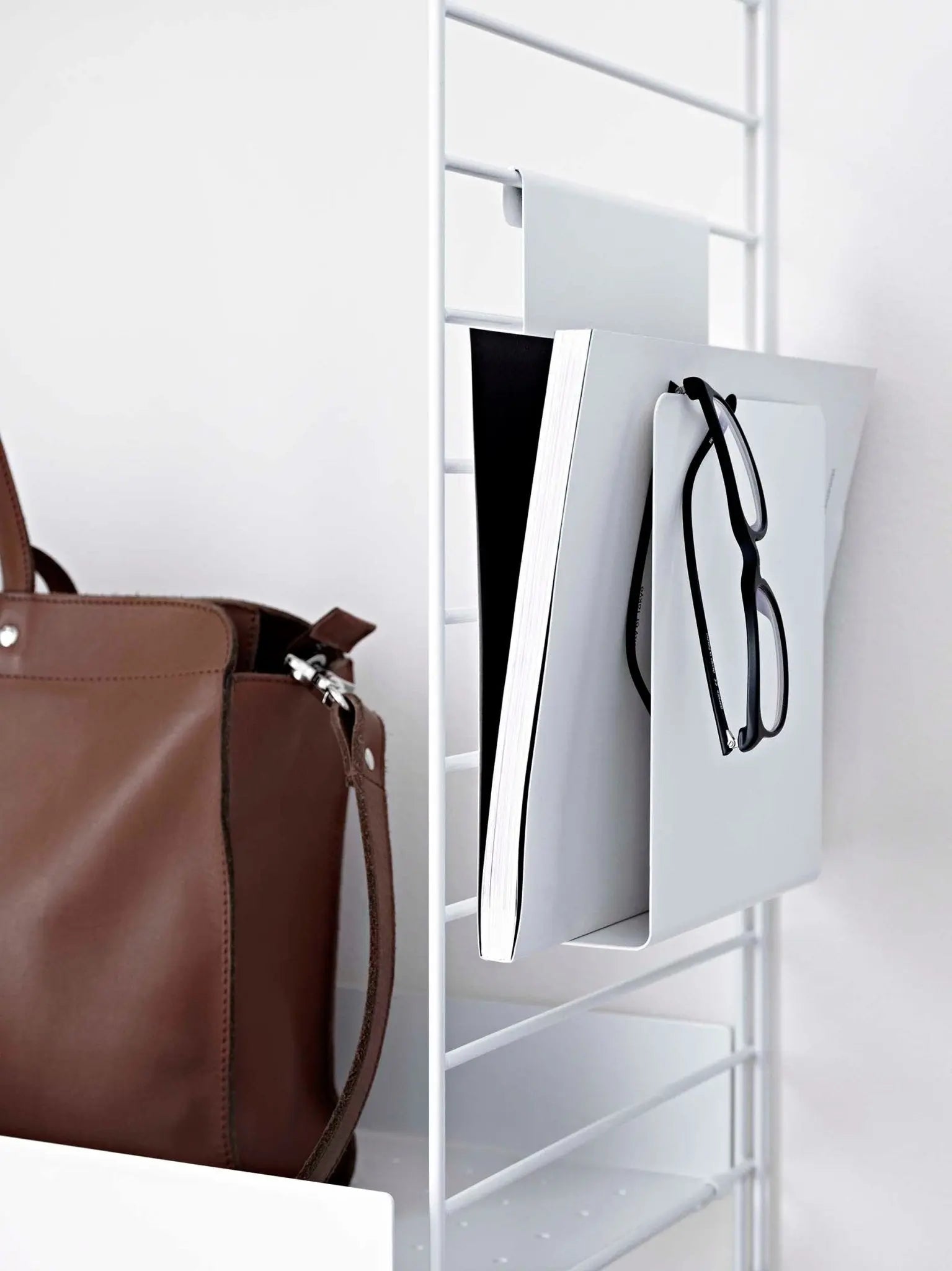 String System lehtiteline valkoinen - Laatukaluste