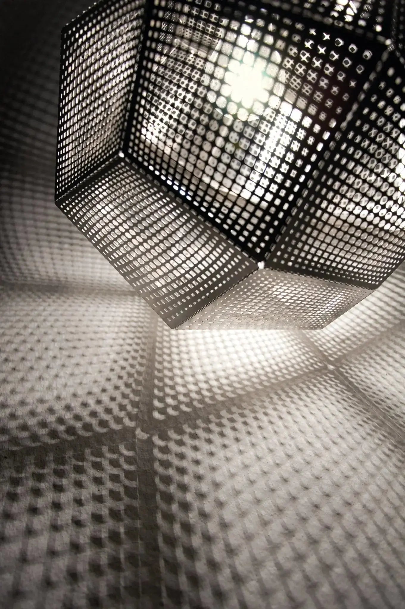 Tom Dixon Etch Shade Stainless Steel valaisin hopea - Laatukaluste