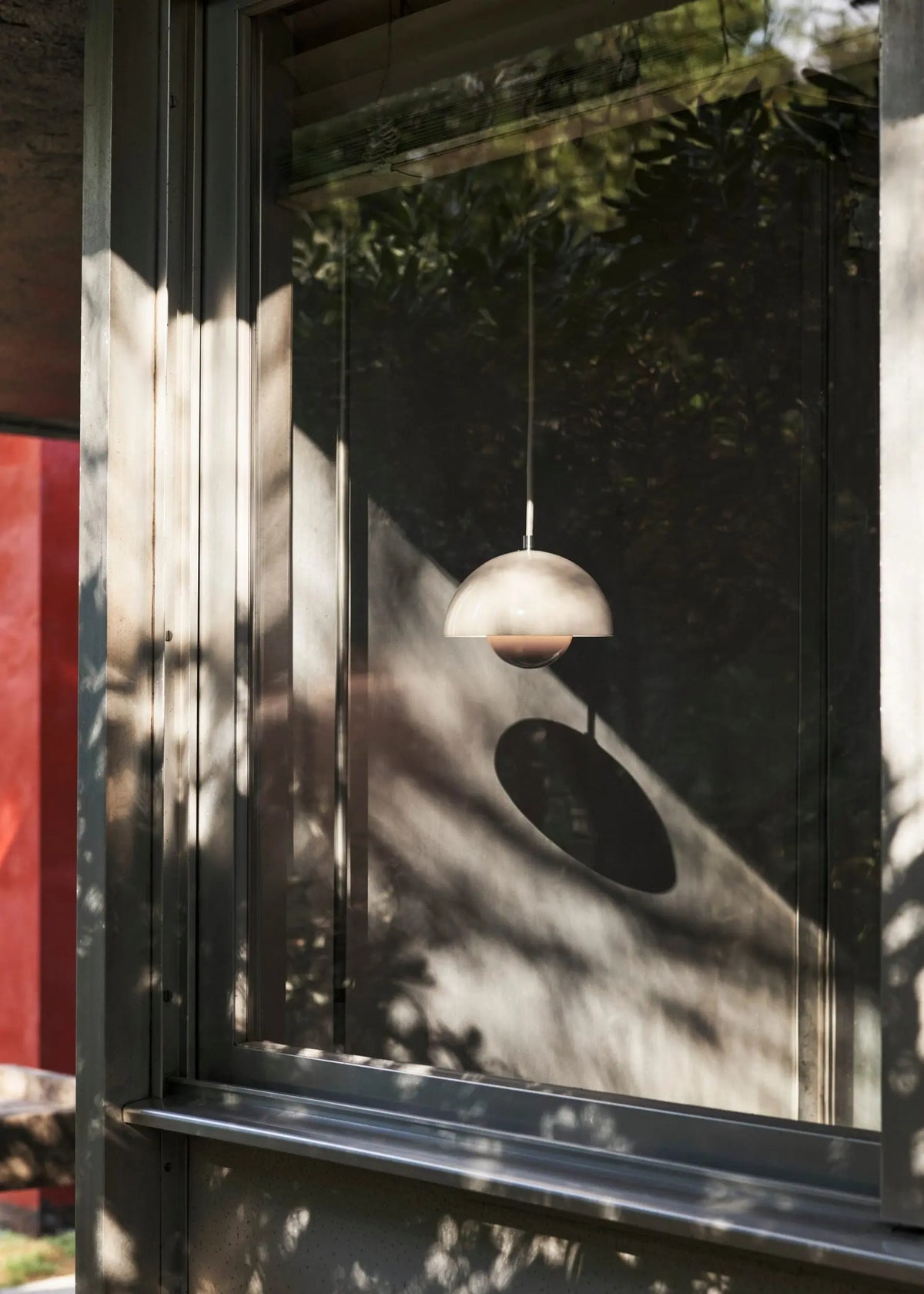 &Tradition Flowerpot VP10 valaisin harmaa-beige &Tradition