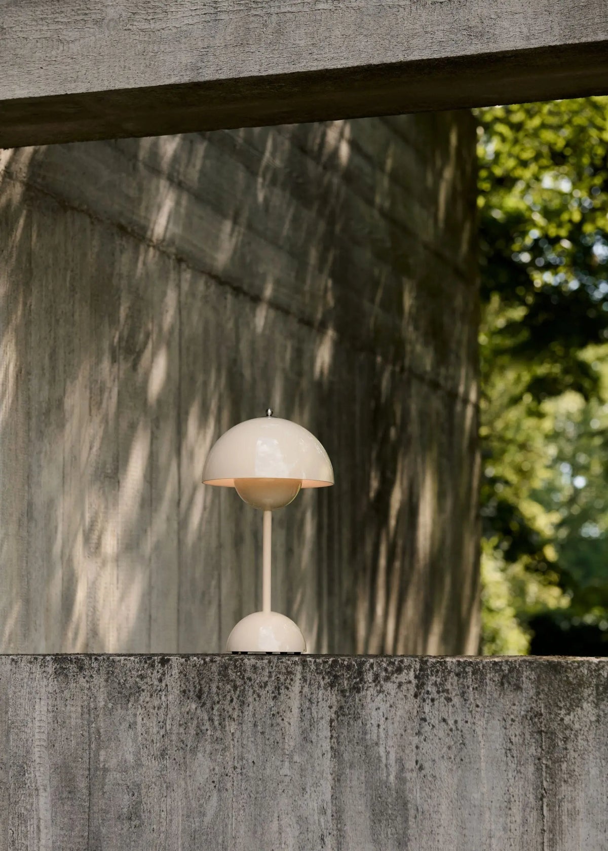 &Tradition Flowerpot VP9 Portable pöytävalaisin norsuunluunvalkoinen &Tradition