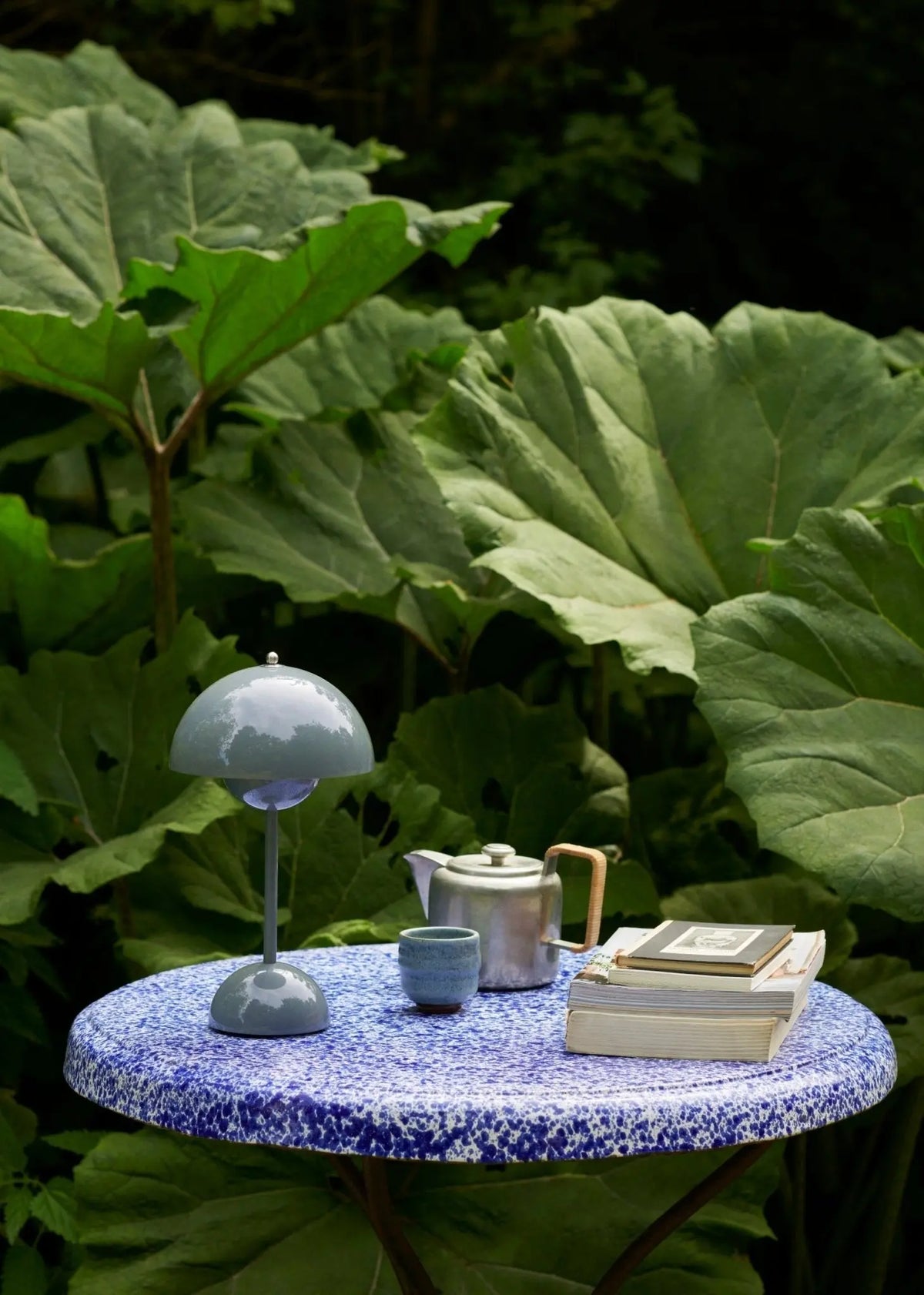 &Tradition Flowerpot VP9 Portable pöytävalaisin stone blue - Laatukaluste