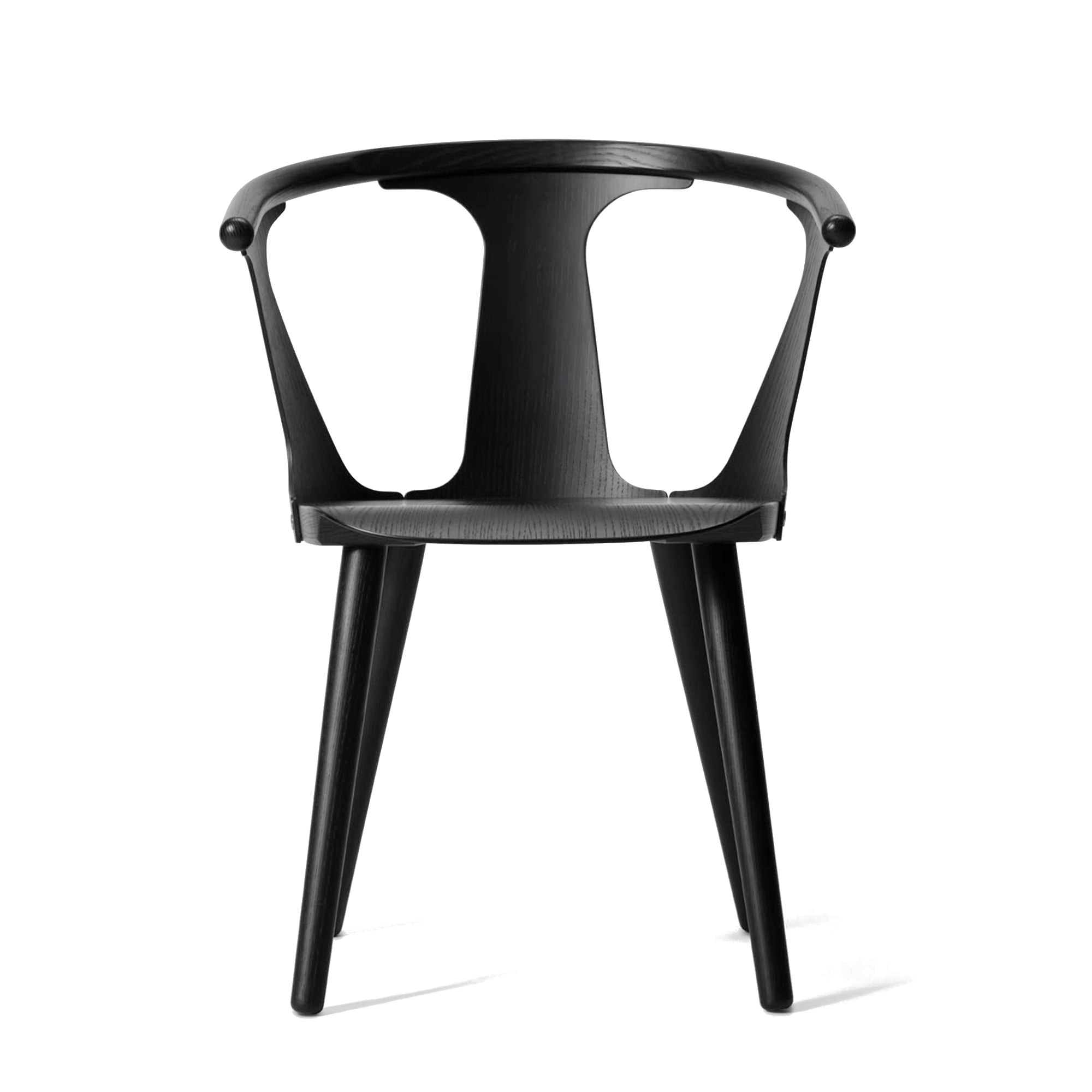 &Tradition In Between SK1 tuoli musta - Laatukaluste