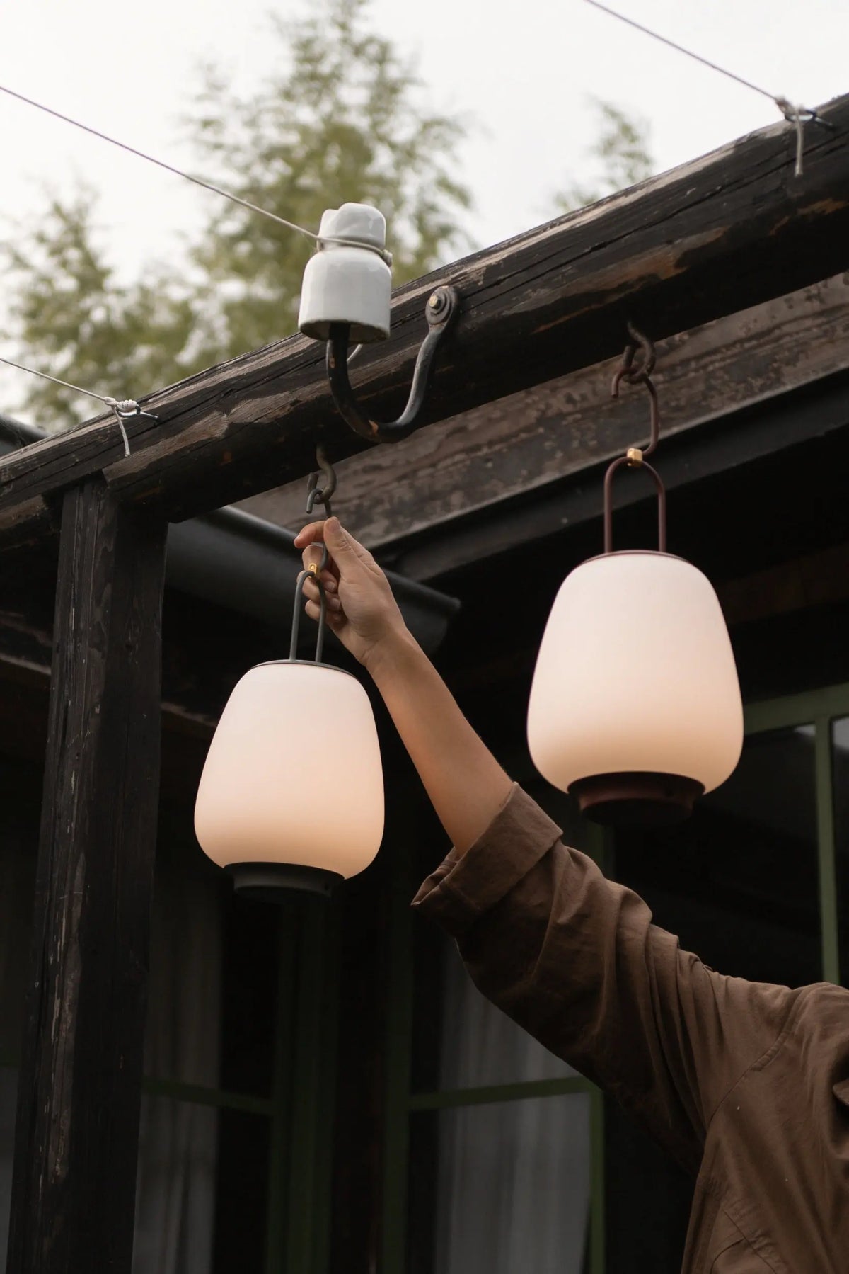 &Tradition Lucca SC51 pöytävalaisin sammaleenharmaa &Tradition