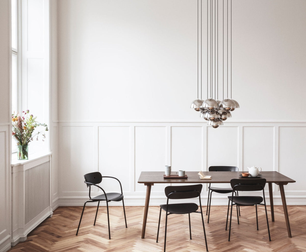 &Tradition Pavilion AV2 tuoli tammi/musta - Laatukaluste