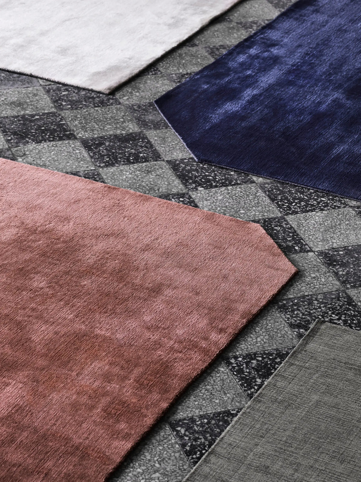 &Tradition The Moor AP6 matto 240x240 red heather &Tradition