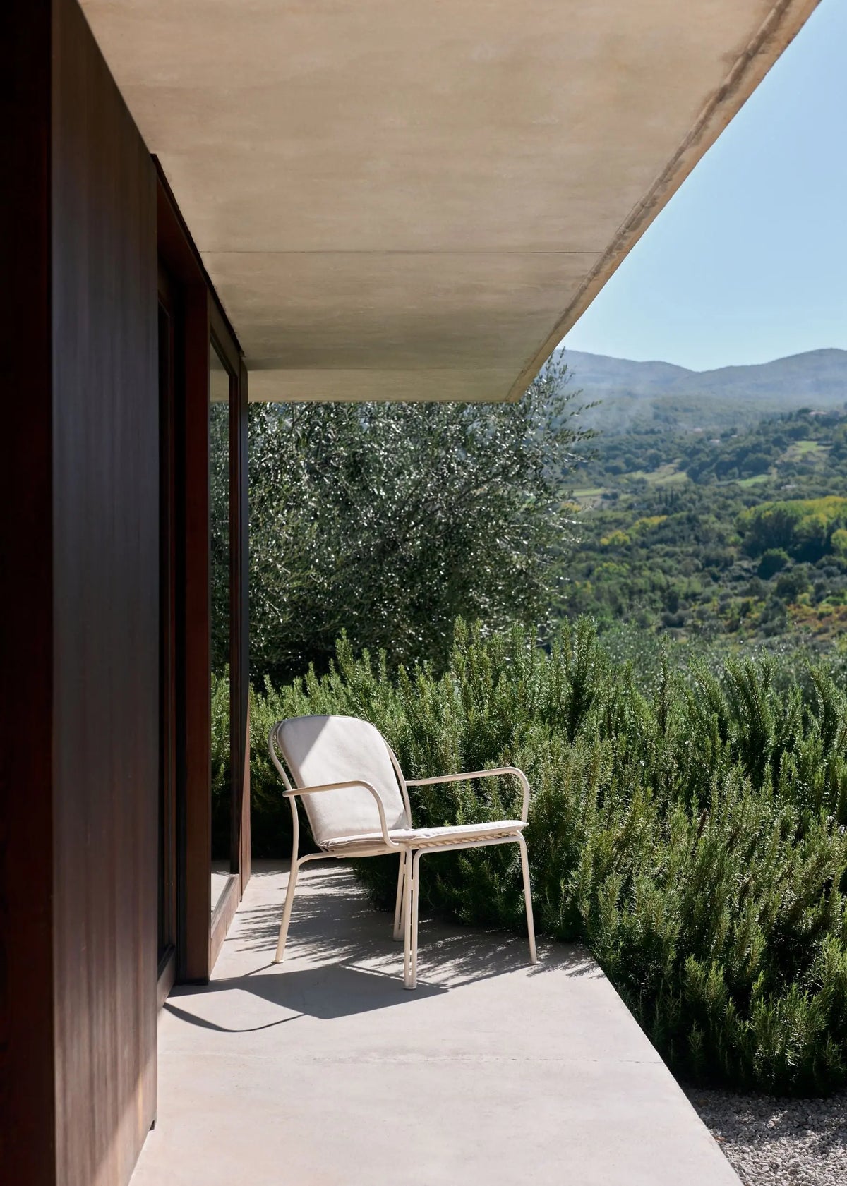 &Tradition Thorvald SC101 nojatuoli norsunluunvalkoinen &Tradition