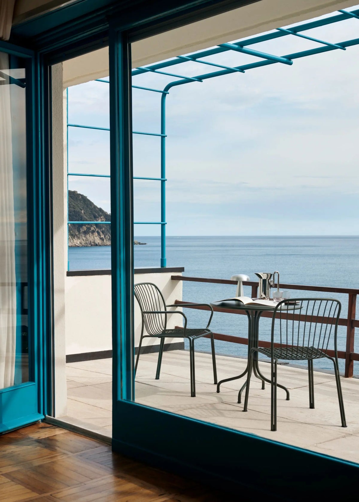 &Tradition Thorvald SC96 pöytä lämmin musta &Tradition