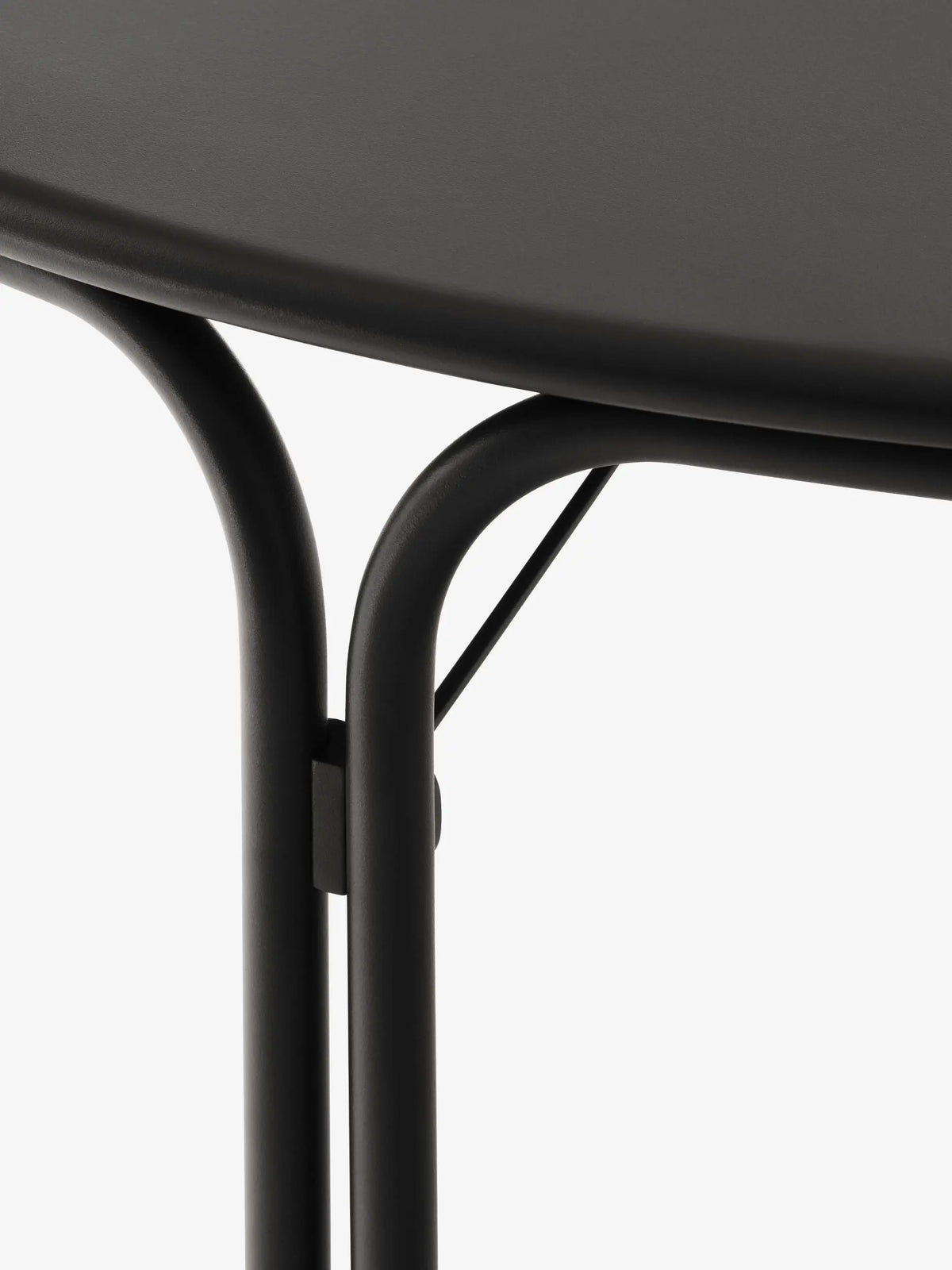 &Tradition Thorvald SC98 pöytä lämmin musta &Tradition