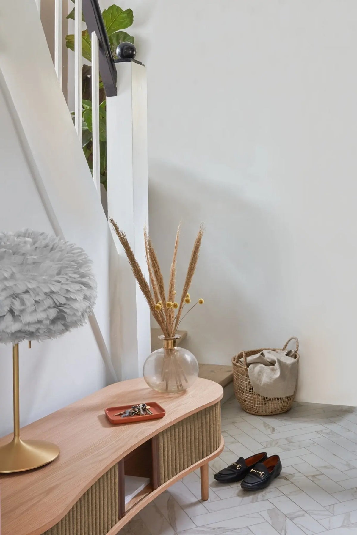 UMAGE Audacious TV-taso tammi/ruskea - Laatukaluste