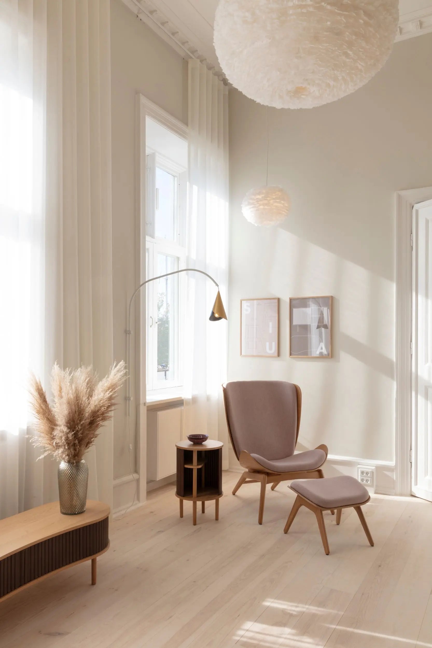 UMAGE Audacious sivupöytä tammi/hiili Umage