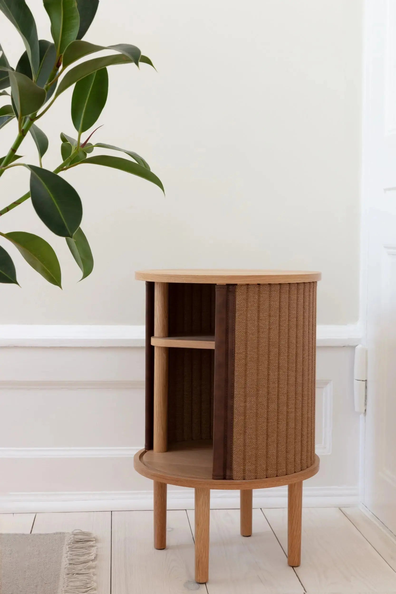 UMAGE Audacious sivupöytä tammi/ruskea Umage