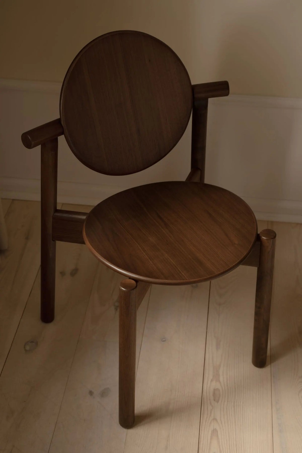 UMAGE Heiko tuoli pähkinä UMAGE