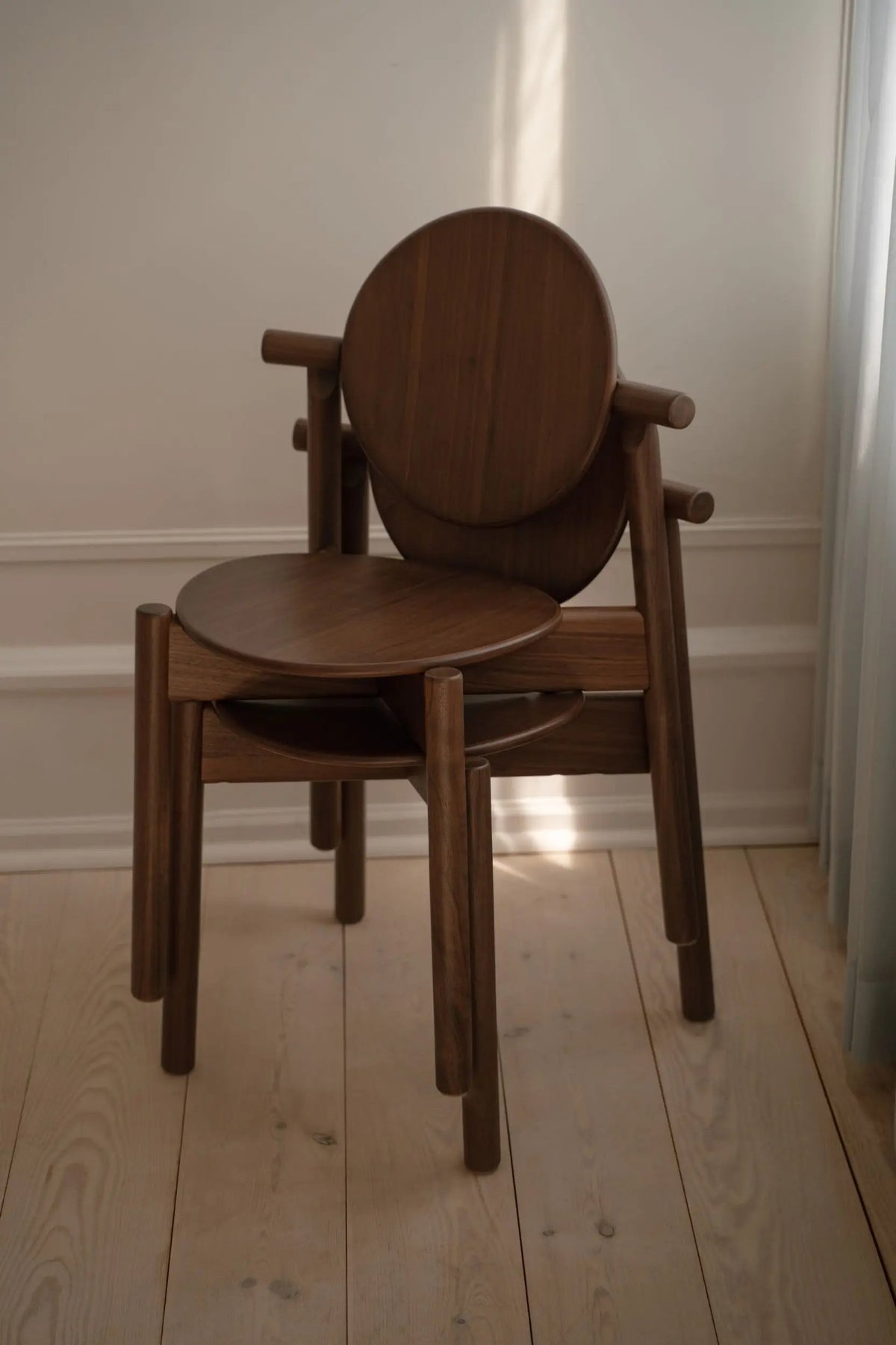 UMAGE Heiko tuoli pähkinä UMAGE