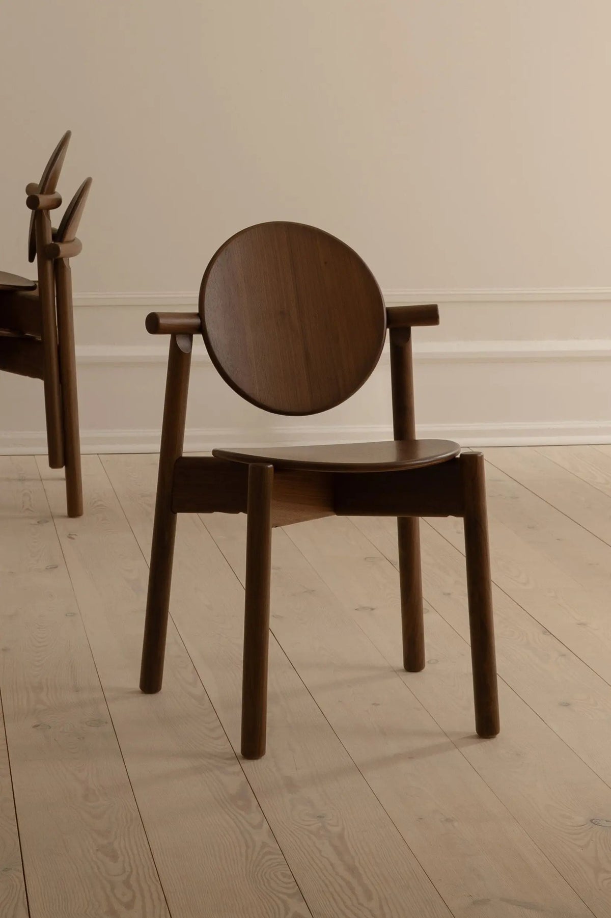 UMAGE Heiko tuoli pähkinä UMAGE