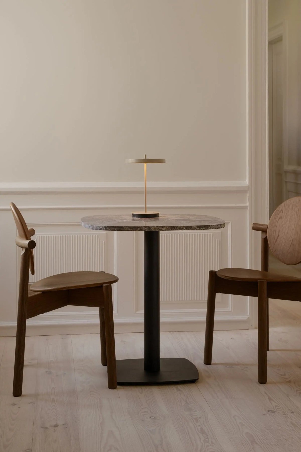 UMAGE Heiko tuoli pähkinä UMAGE