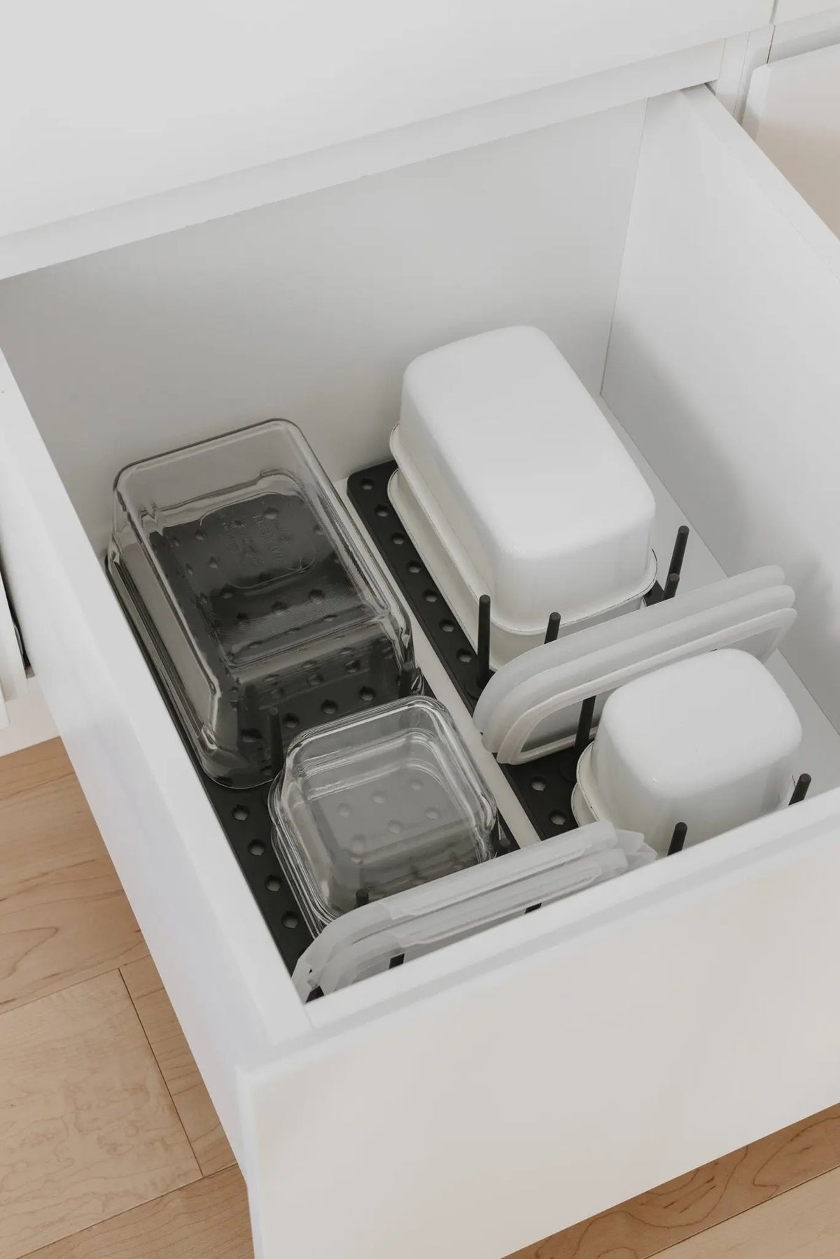 Umbra Peggy laatikon järjestäjä tummanharmaa - Laatukaluste