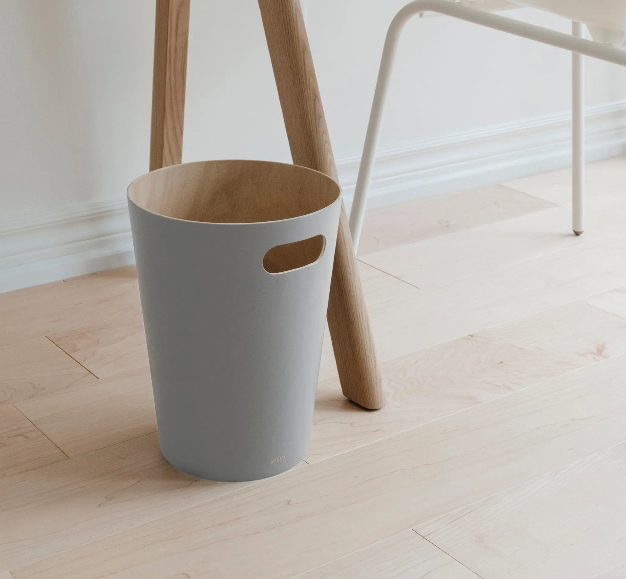 Umbra Woodrow roskakori harmaa - Laatukaluste