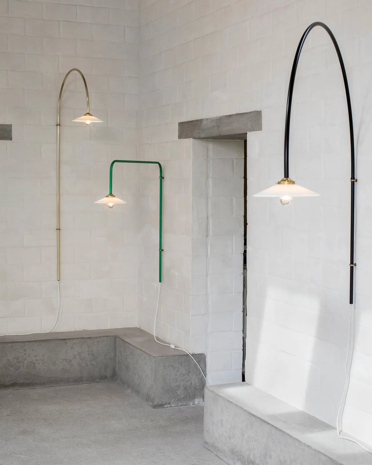 Valerie Objects Hanging Lamp N°2 seinävalaisin musta Valerie Objects