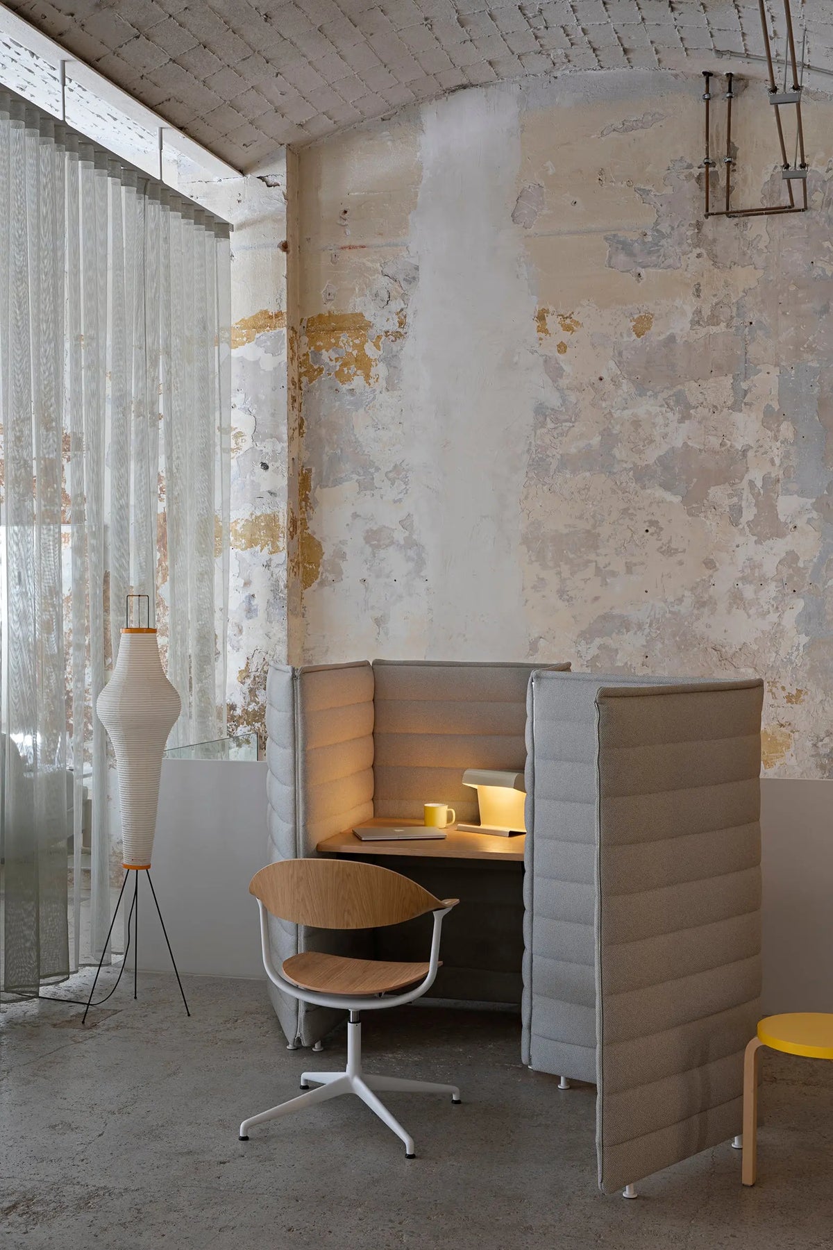 Vitra Akari 14A lattiavalaisin Vitra