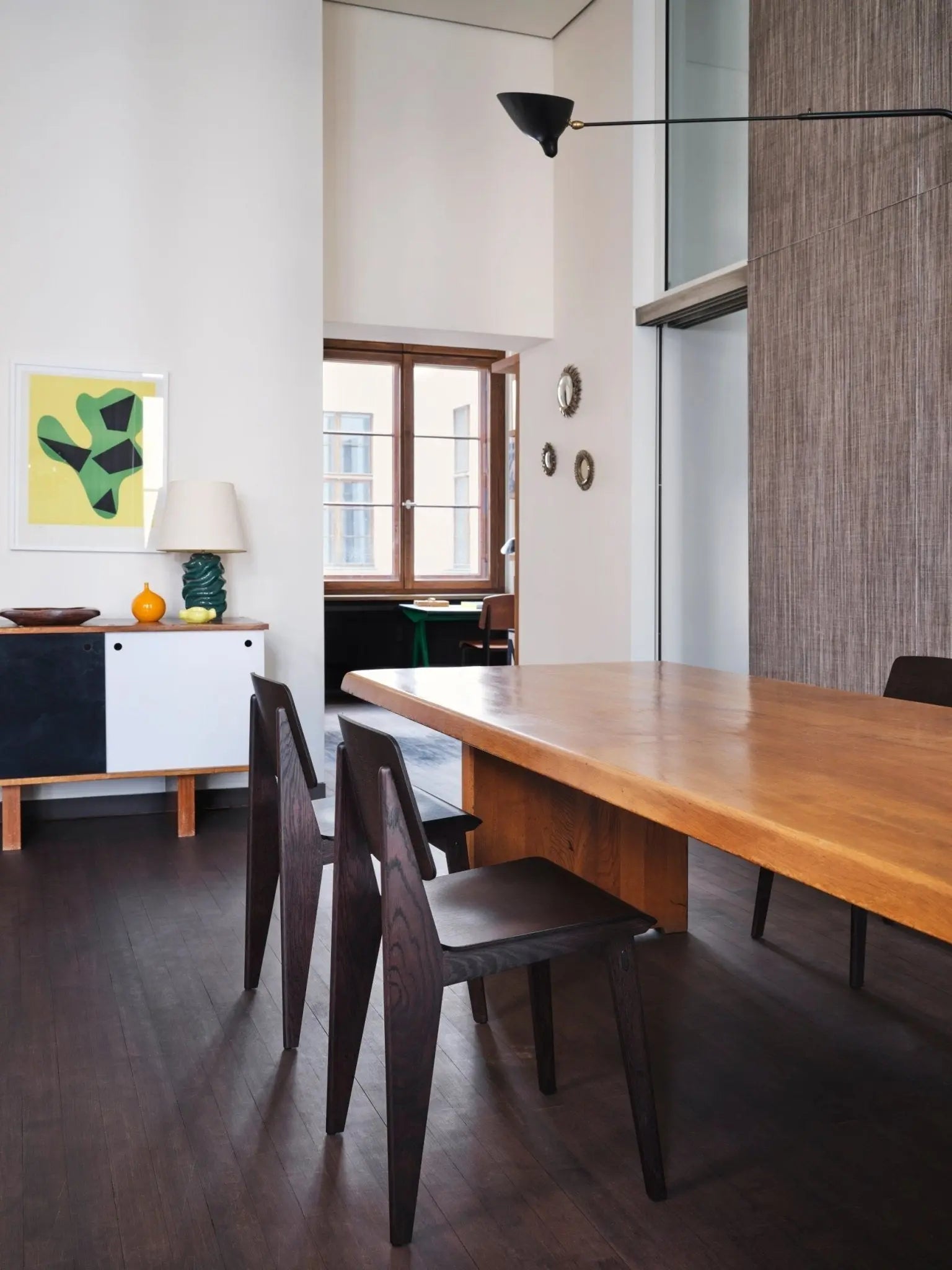 Vitra Chaise Tout Bois tuoli tumma tammi - Laatukaluste