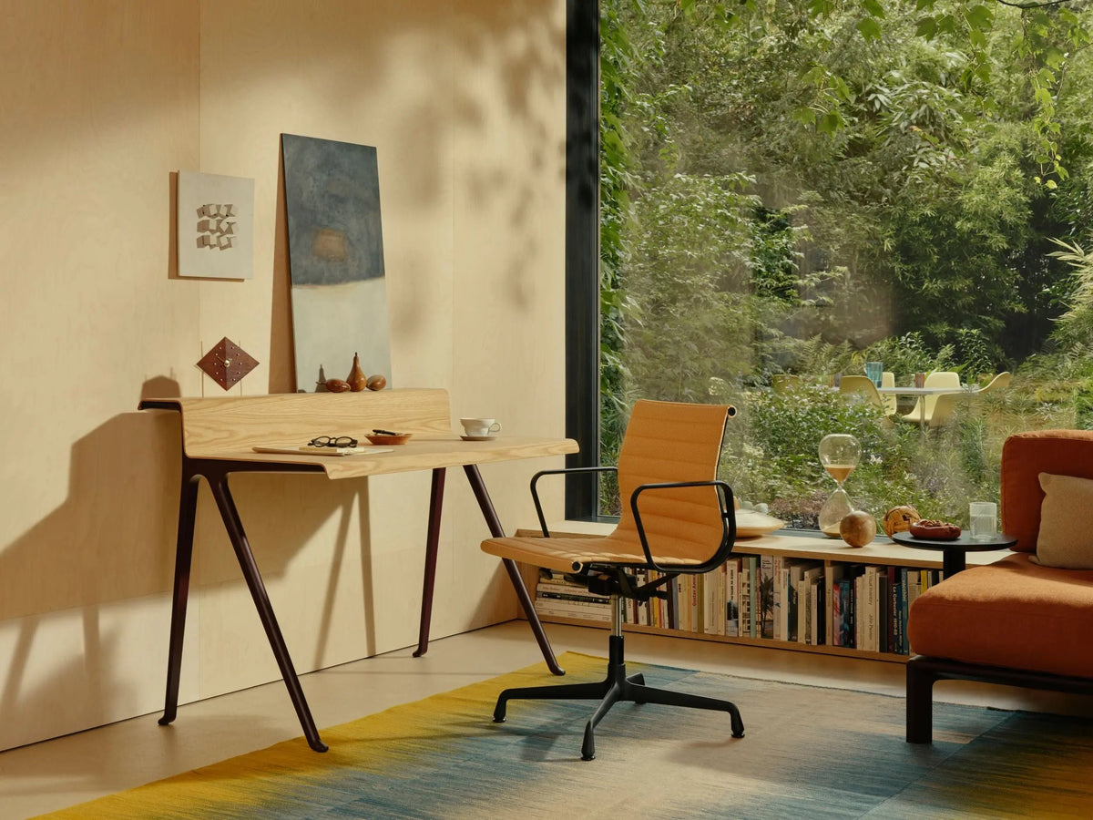 Vitra Diamond pöytäkello pähkinä Vitra