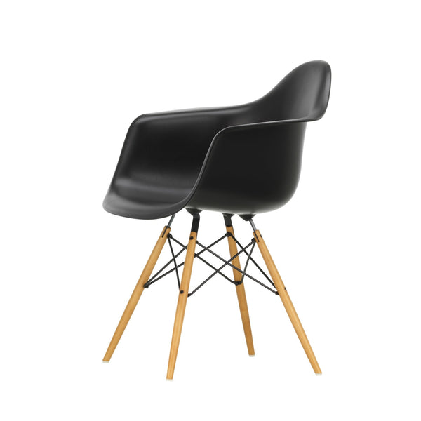 Vitra Eames DAW tuoli musta/vaahtera - Laatukaluste