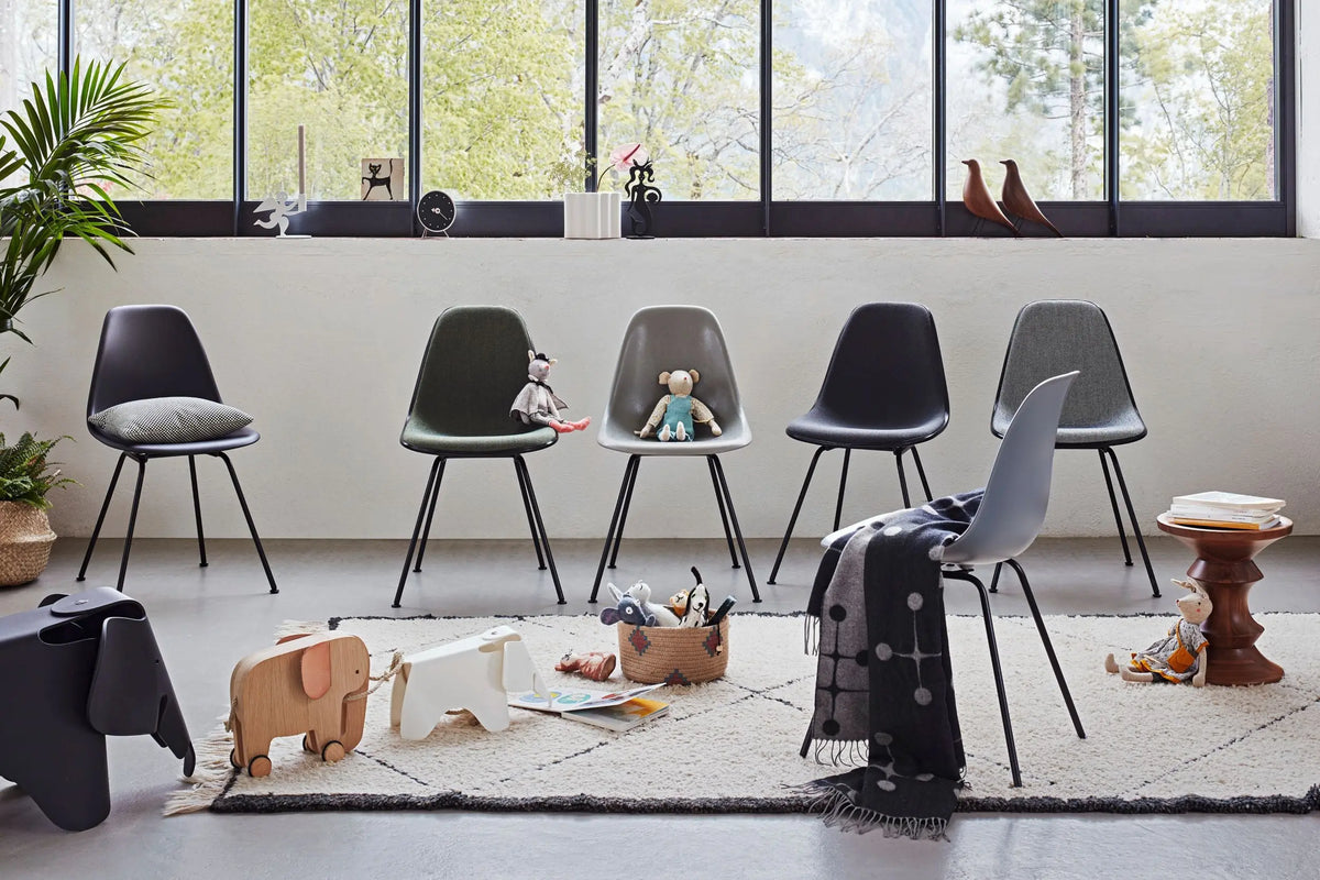Vitra Eames Elephant RE musta Vitra