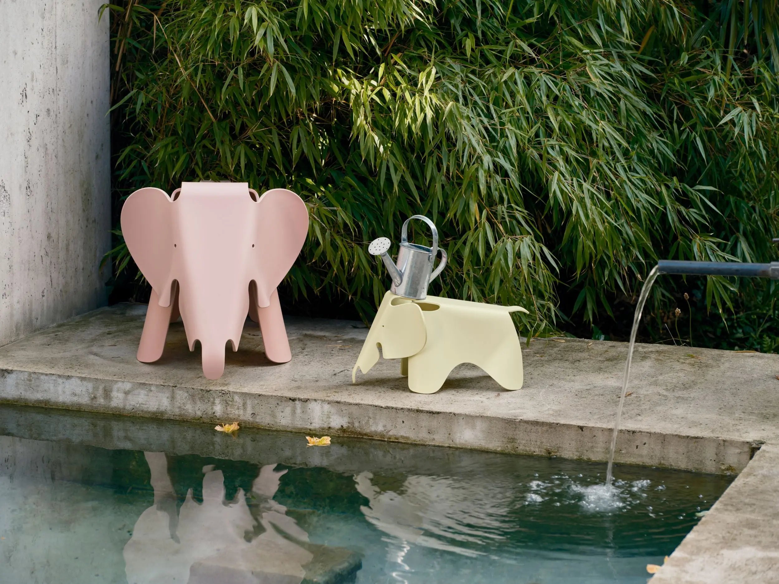 Vitra Eames Elephant RE vaalea roosa Vitra