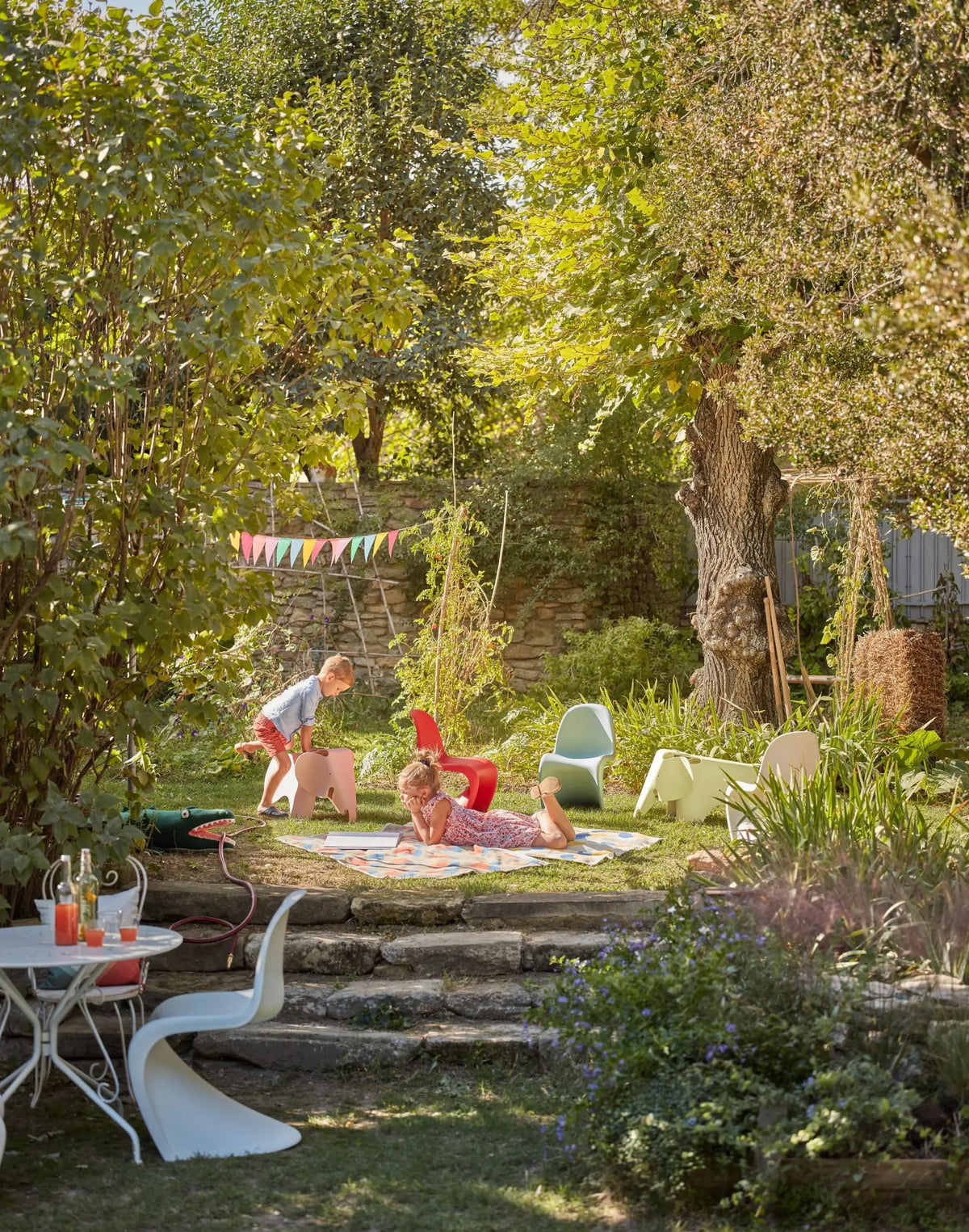 Vitra Eames Elephant RE vaaleankeltainen Vitra