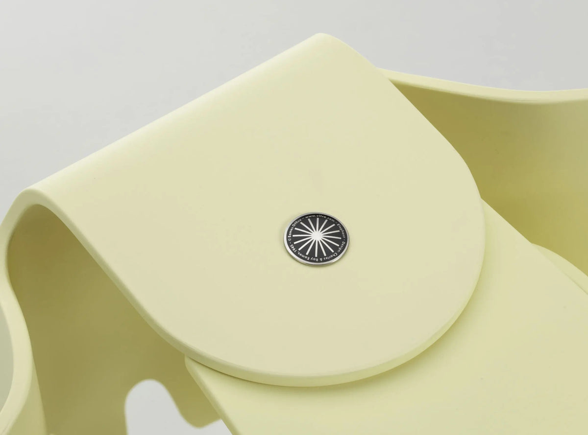 Vitra Eames Elephant RE vaaleankeltainen Vitra