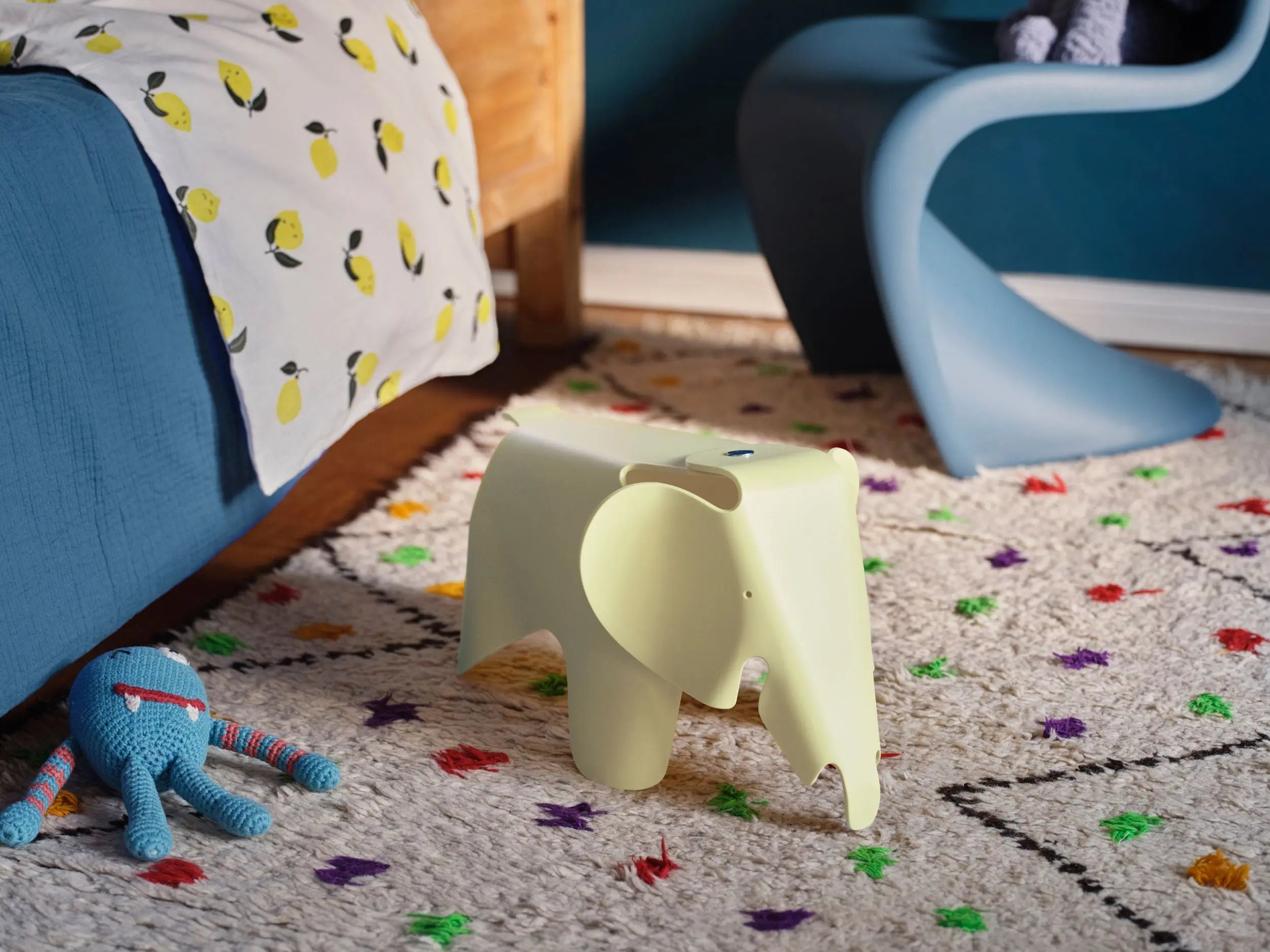 Vitra Eames Elephant pieni RE vaaleankeltainen Vitra