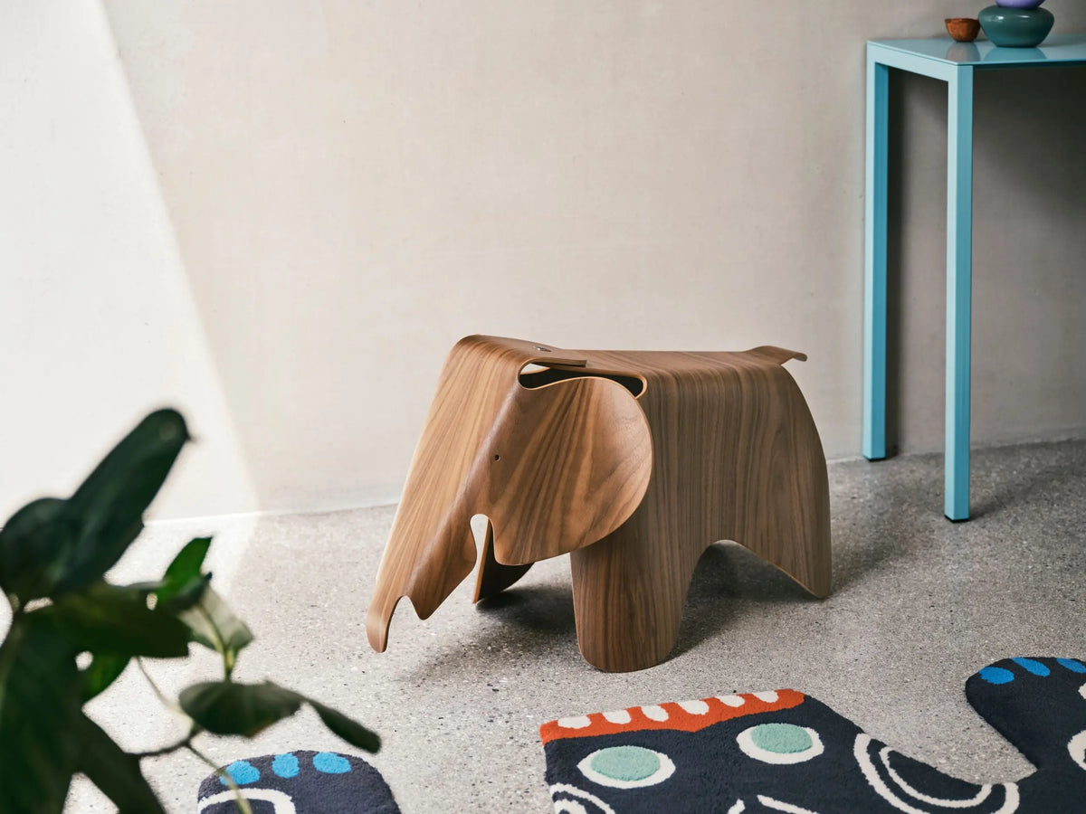 Vitra Eames Elephant vaneri pähkinä Vitra