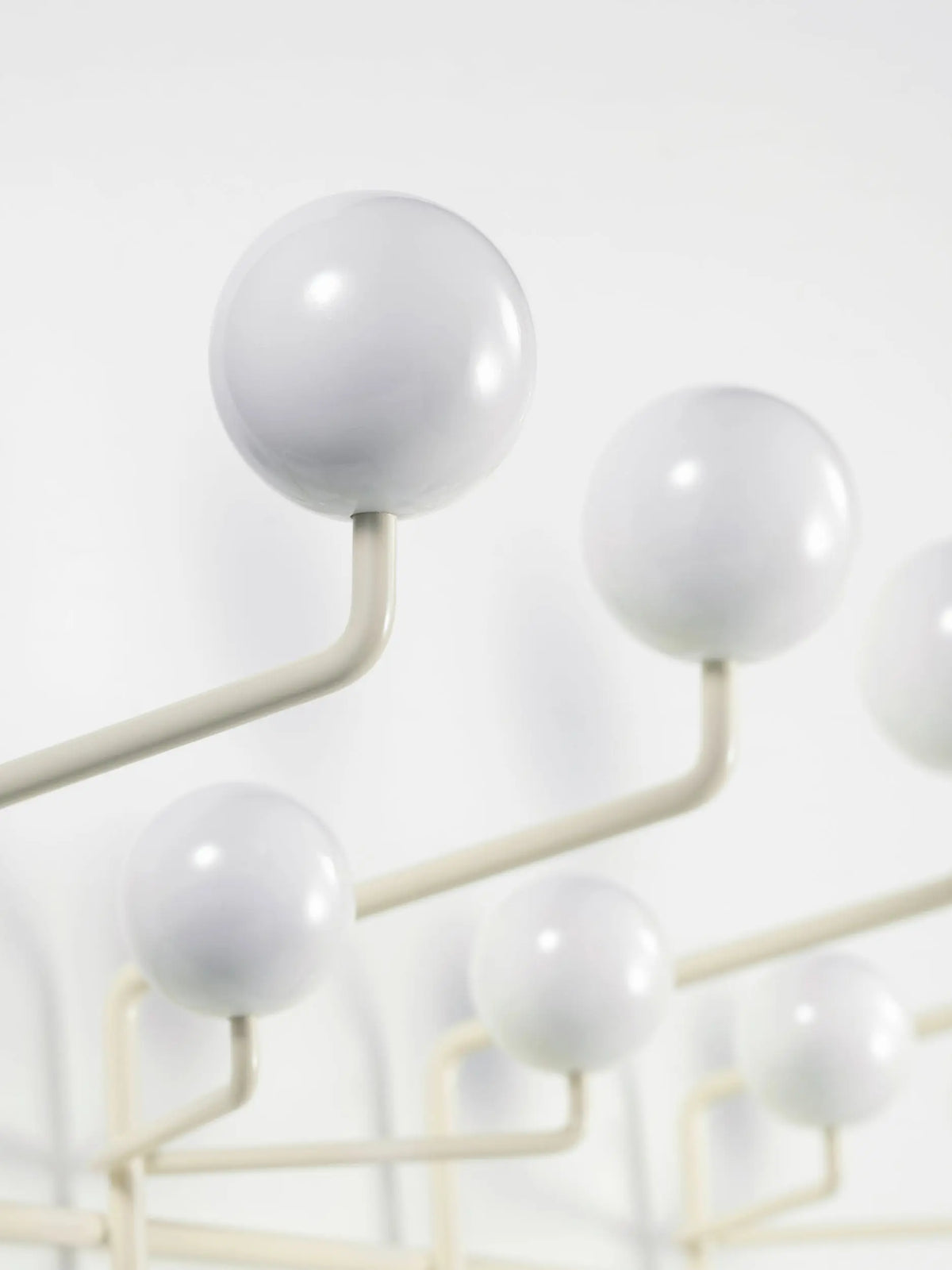 Vitra Eames Hang It All naulakko lämmin valkoinen Vitra