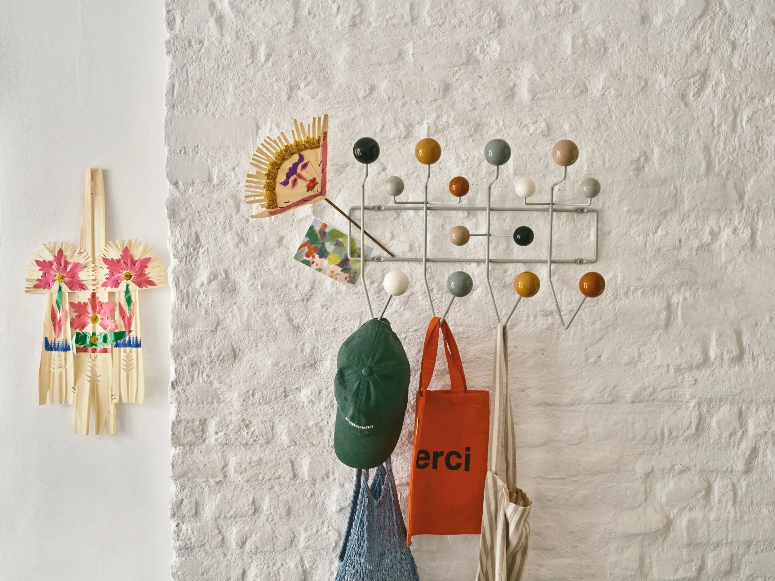 Vitra Eames Hang It All naulakko neutraali Vitra