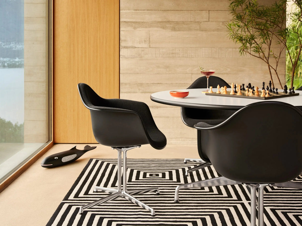 Vitra Eames House Whale mustavalkoinen Vitra