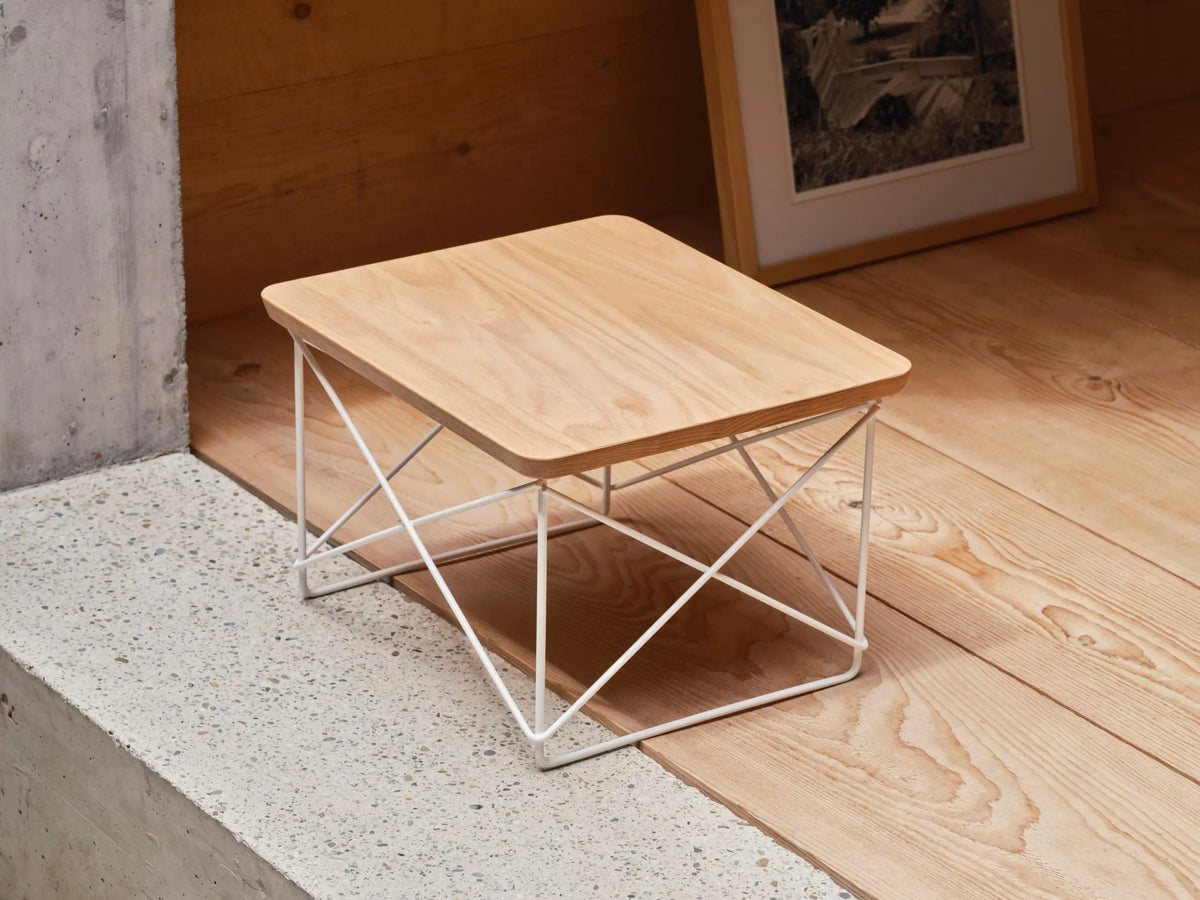 Vitra Eames LTR Occasional pöytä kastanja/valkoinen Vitra