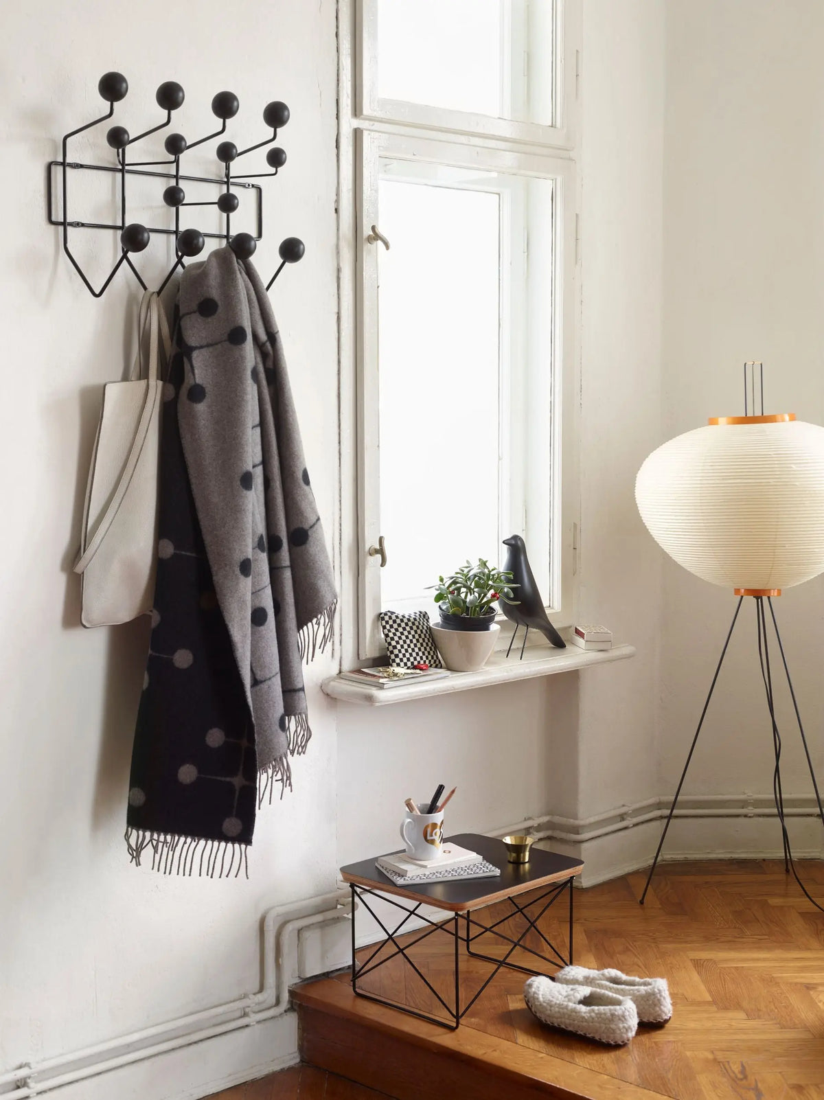 Vitra Eames LTR Occasional pöytä musta/musta Vitra