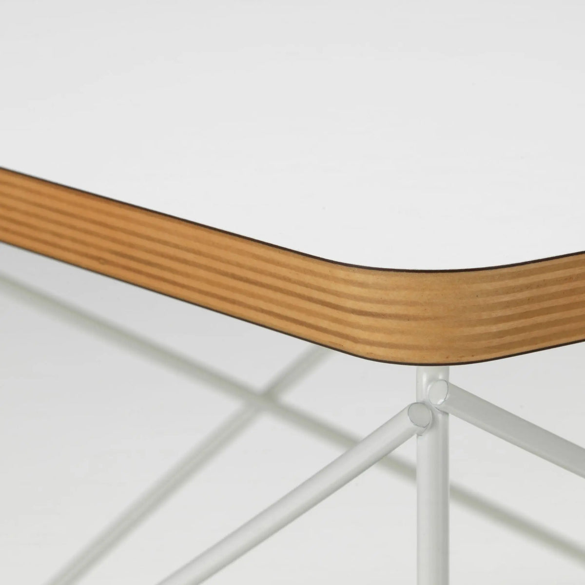 Vitra Eames LTR Occasional pöytä valkoinen/valkoinen Vitra